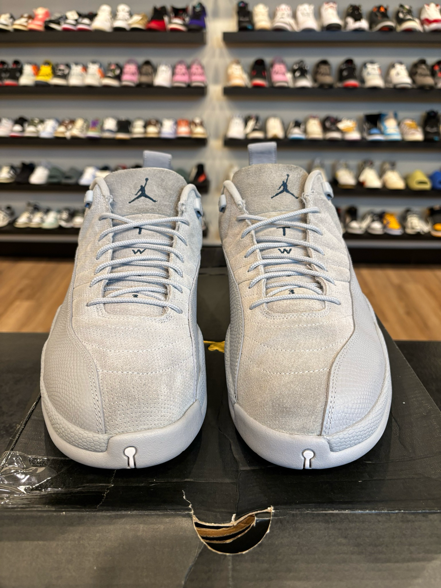 Jordan 12 Low Wolf Grey Size 13 Pre-O​wned