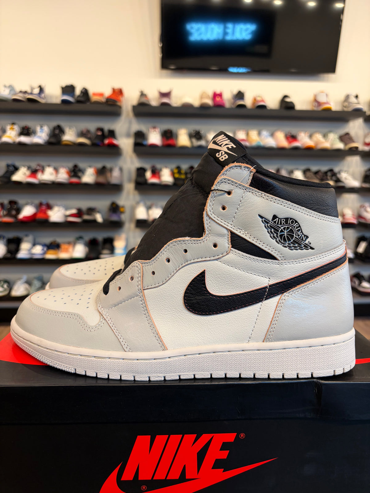 Jordan 1 SB NYC To Paris Size 13 Brand New