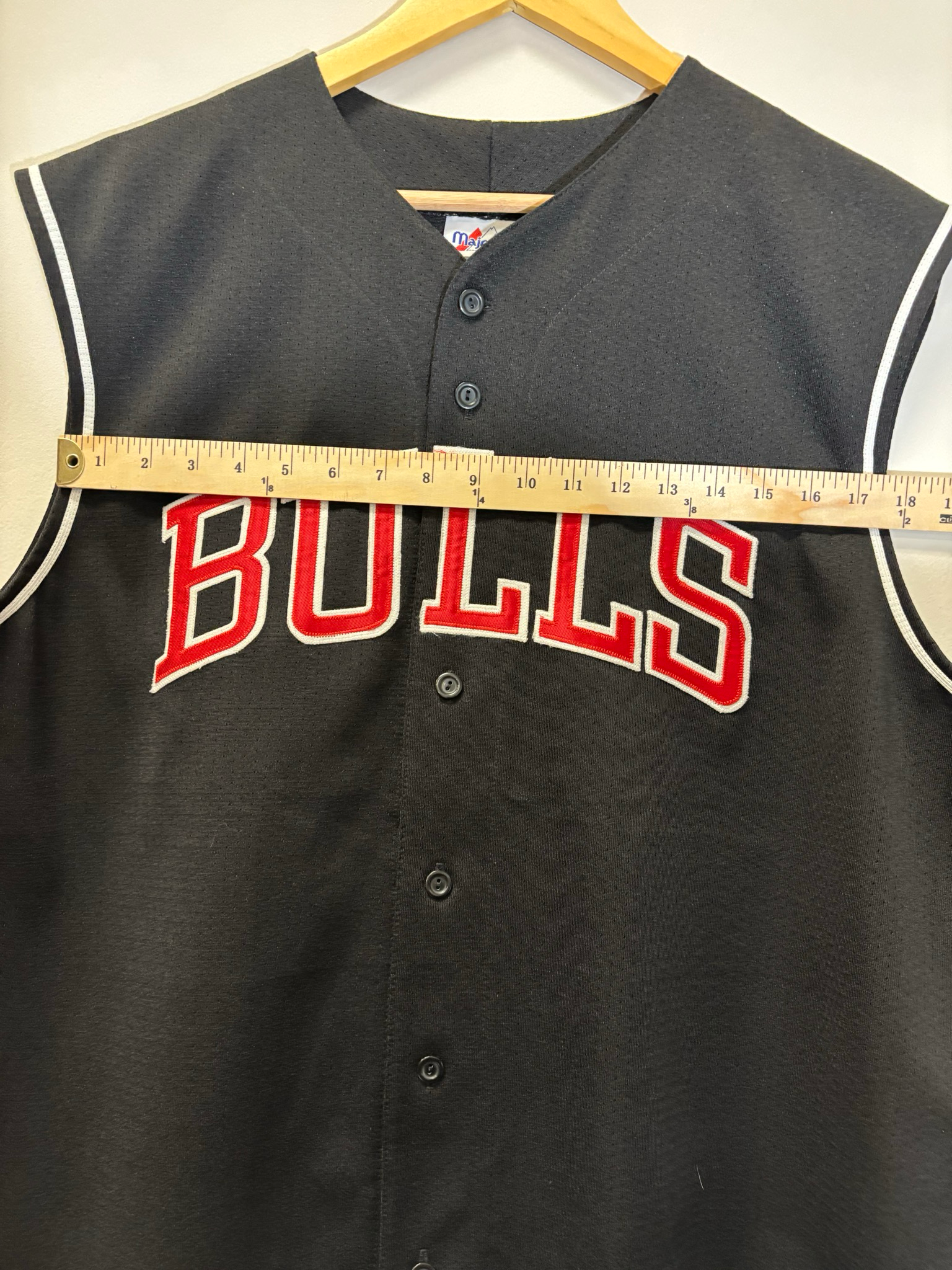 Chicago Bulls Majestic Sleeveless Jersey Size XL Vintage