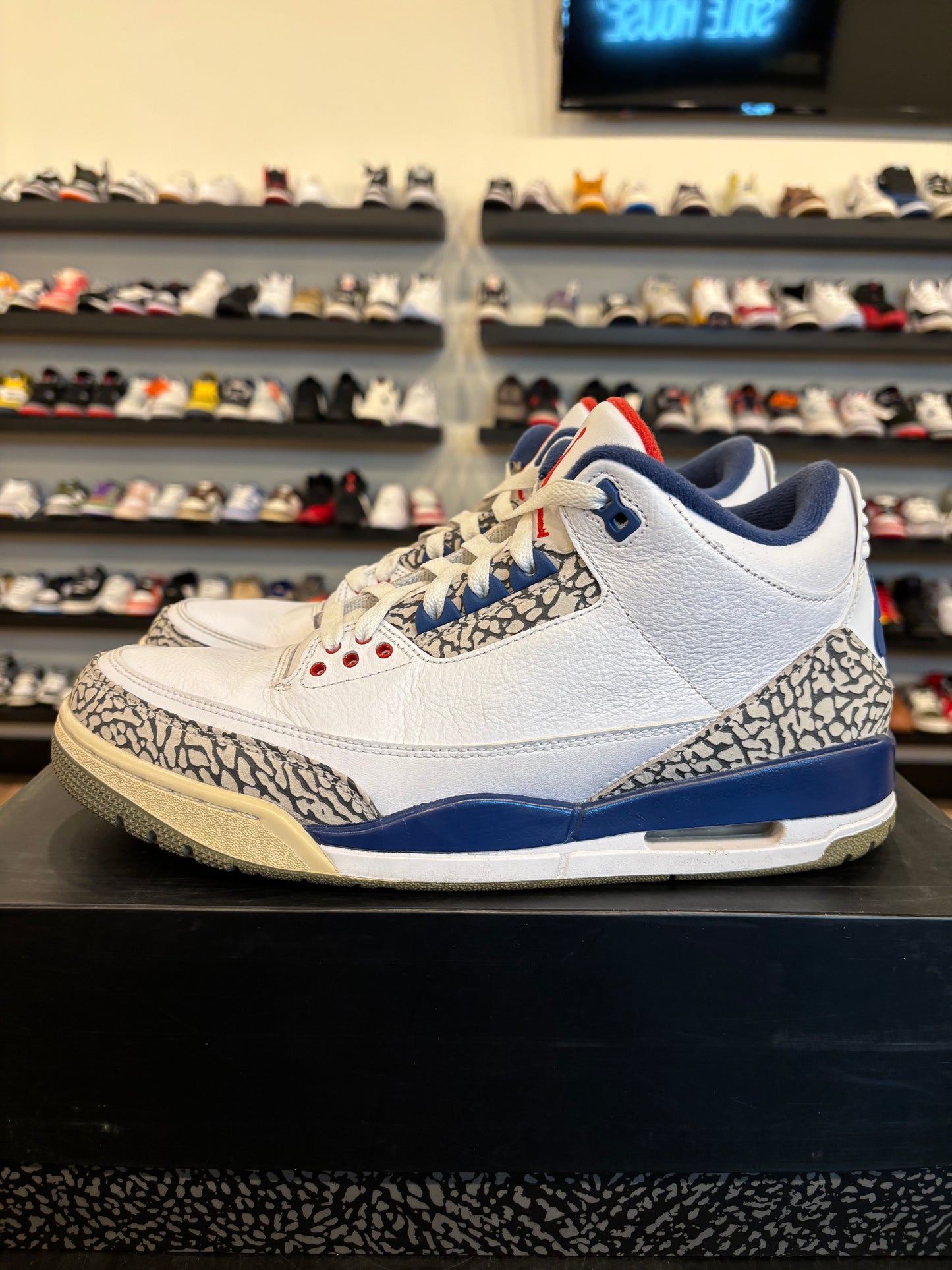 Jordan 3 True Blue 2016 Size 10.5 Pre-Owned