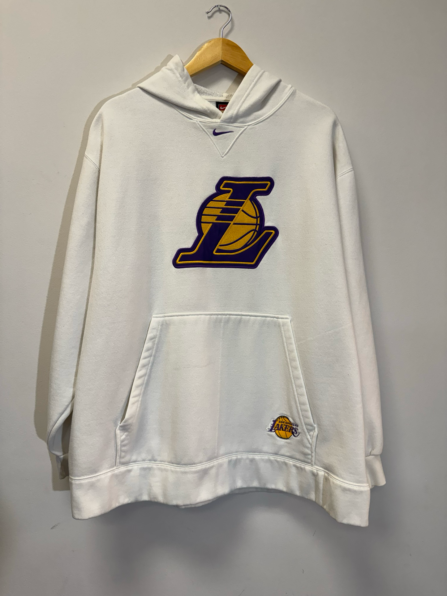 Nike Center Swoosh Lakers White Size Large Vintage