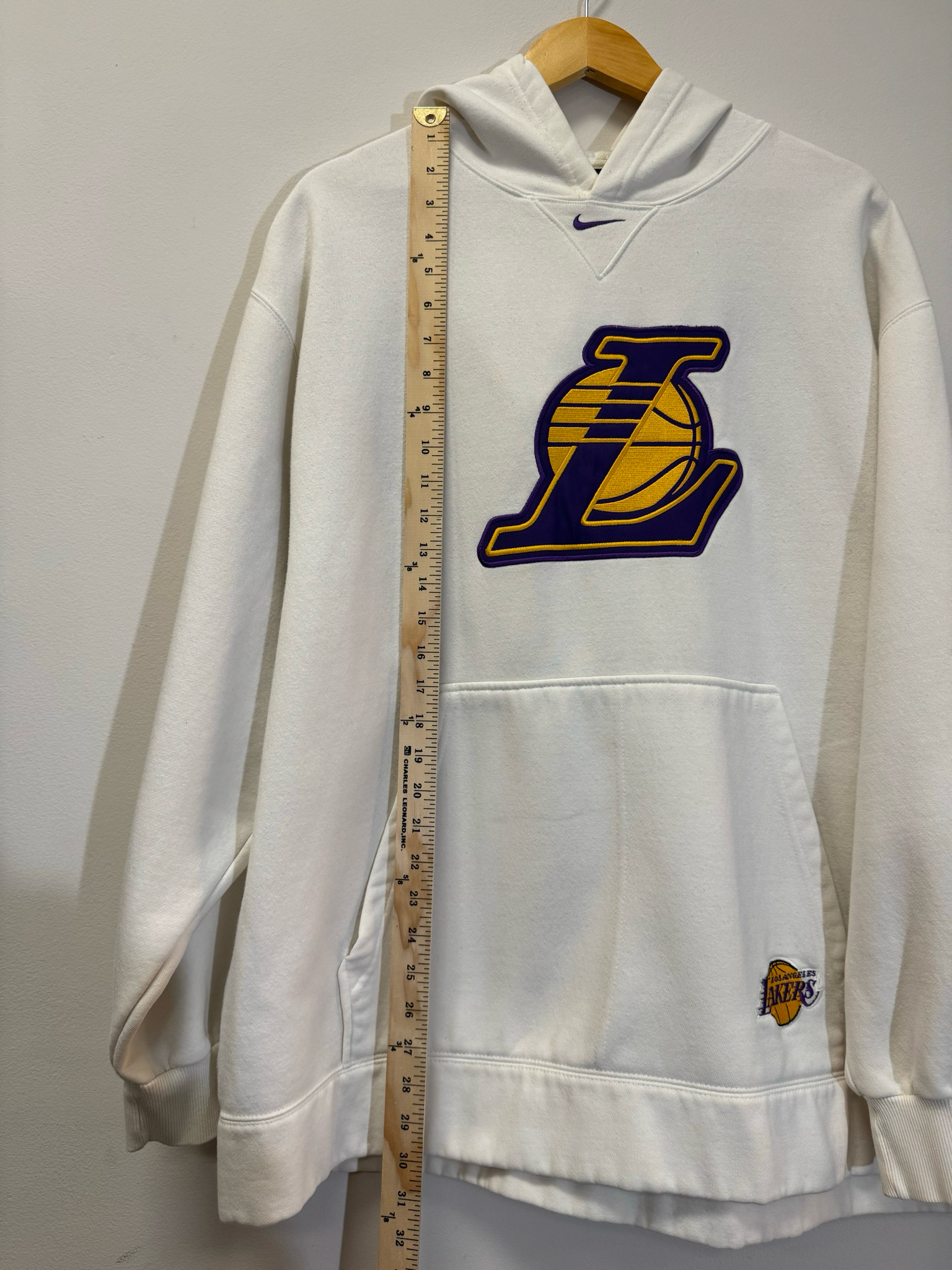 Nike Center Swoosh Lakers White Size Large Vintage