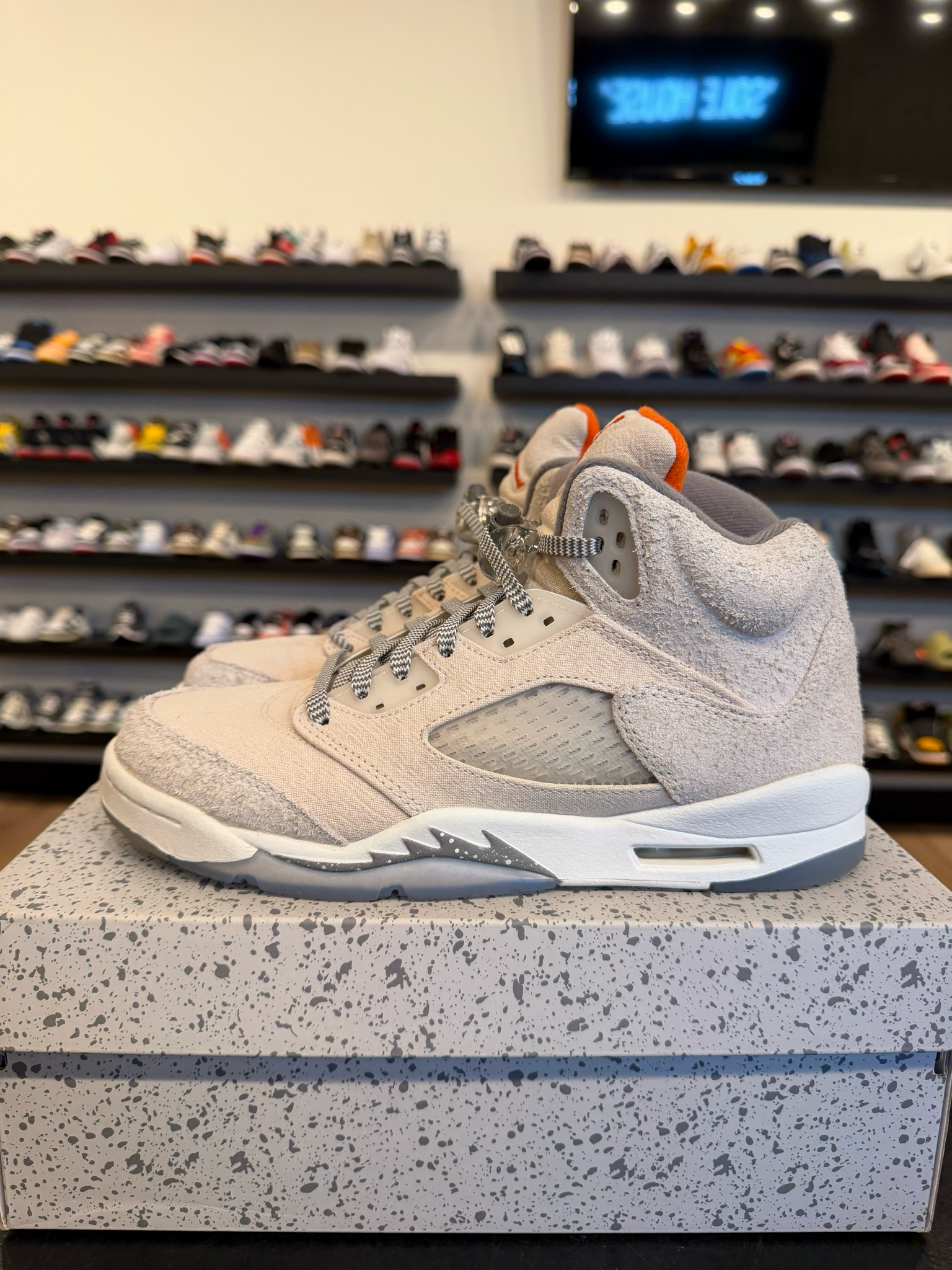 Jordan 5 Craft Ivory Size 7Y (8.5W) Pre-Owned