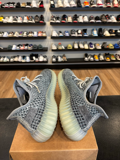 Yeezy 350 V2 Ash Blue Size 8 Pre-Owned (No Box)