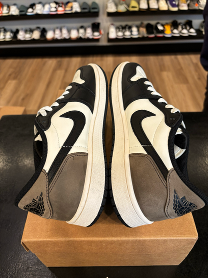 Jordan 1 Low Mocha Size 8.5 Pre-Owned (No Box)
