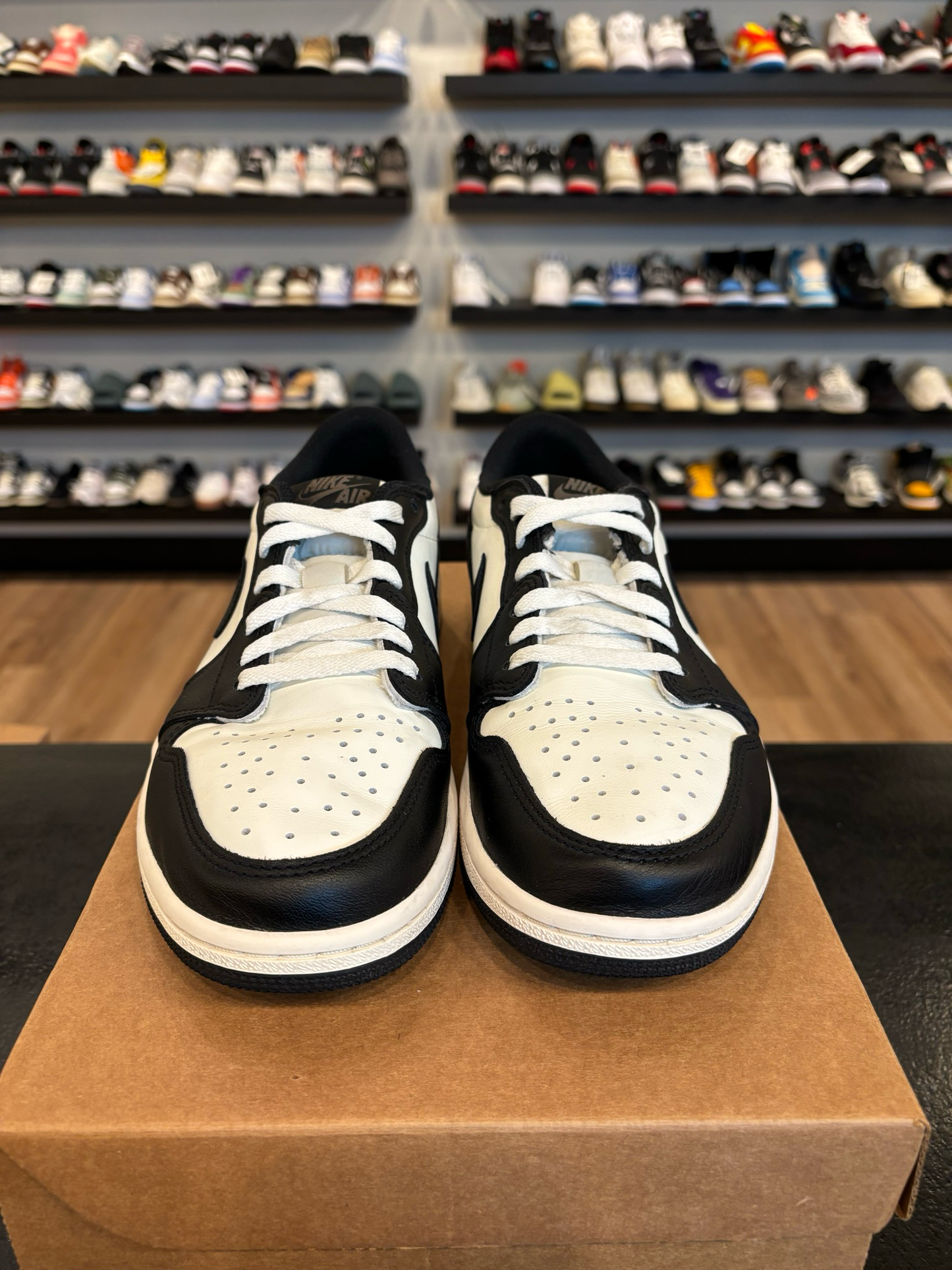 Jordan 1 Low Mocha Size 8.5 Pre-Owned (No Box)
