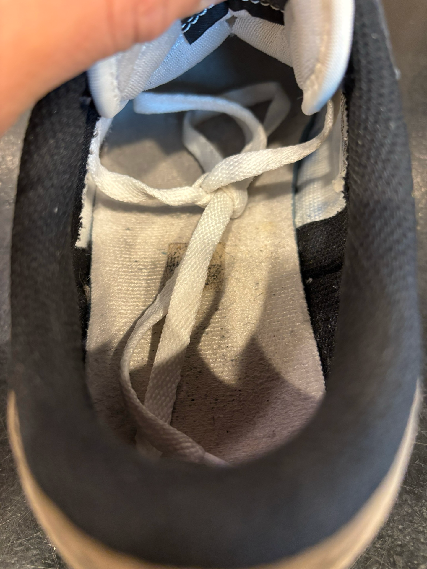 Jordan 1 Low Mocha Size 8.5 Pre-Owned (No Box)