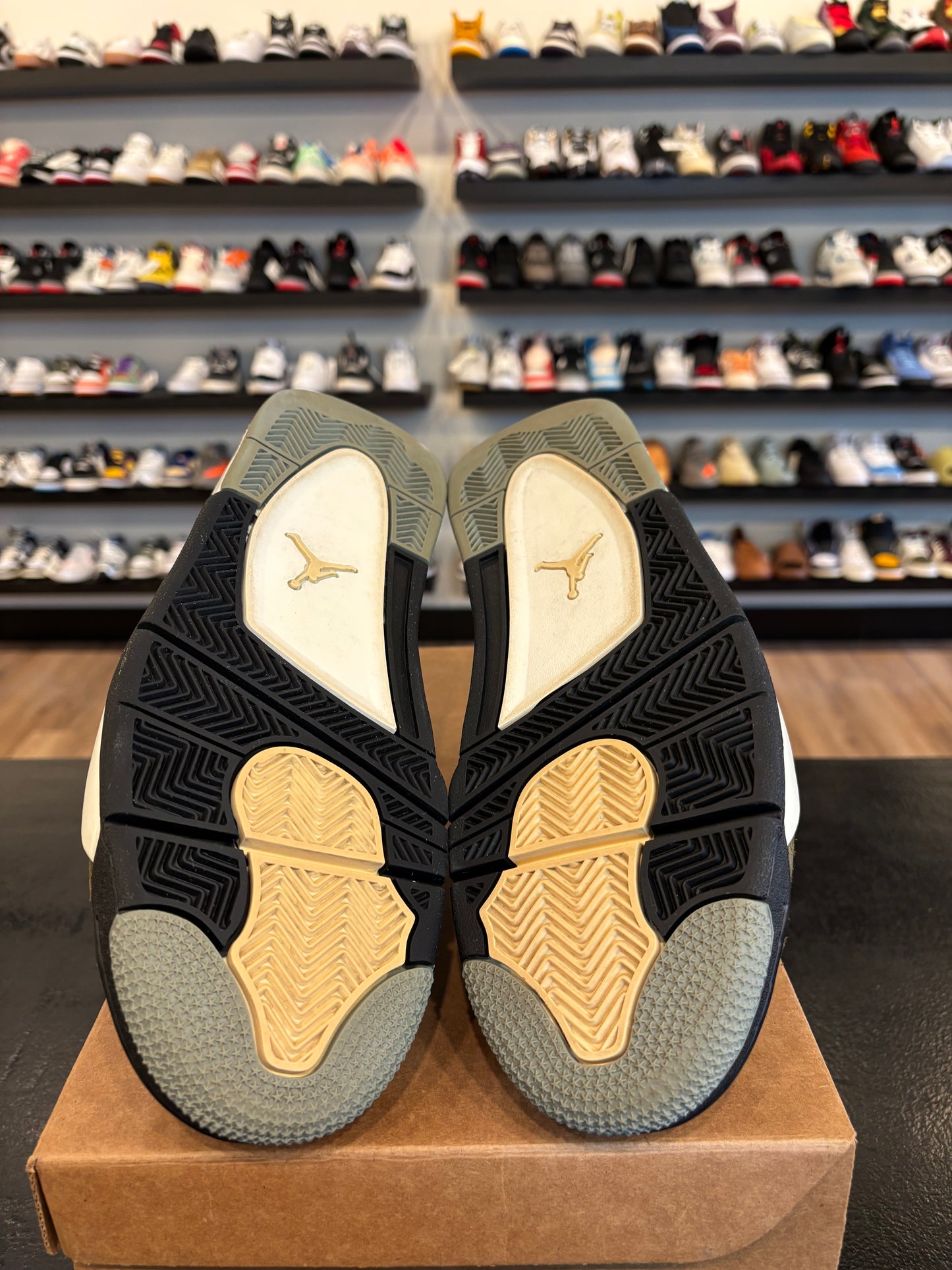 Jordan 4 Craft Olive Size 10 Pre-Owned (No Box)