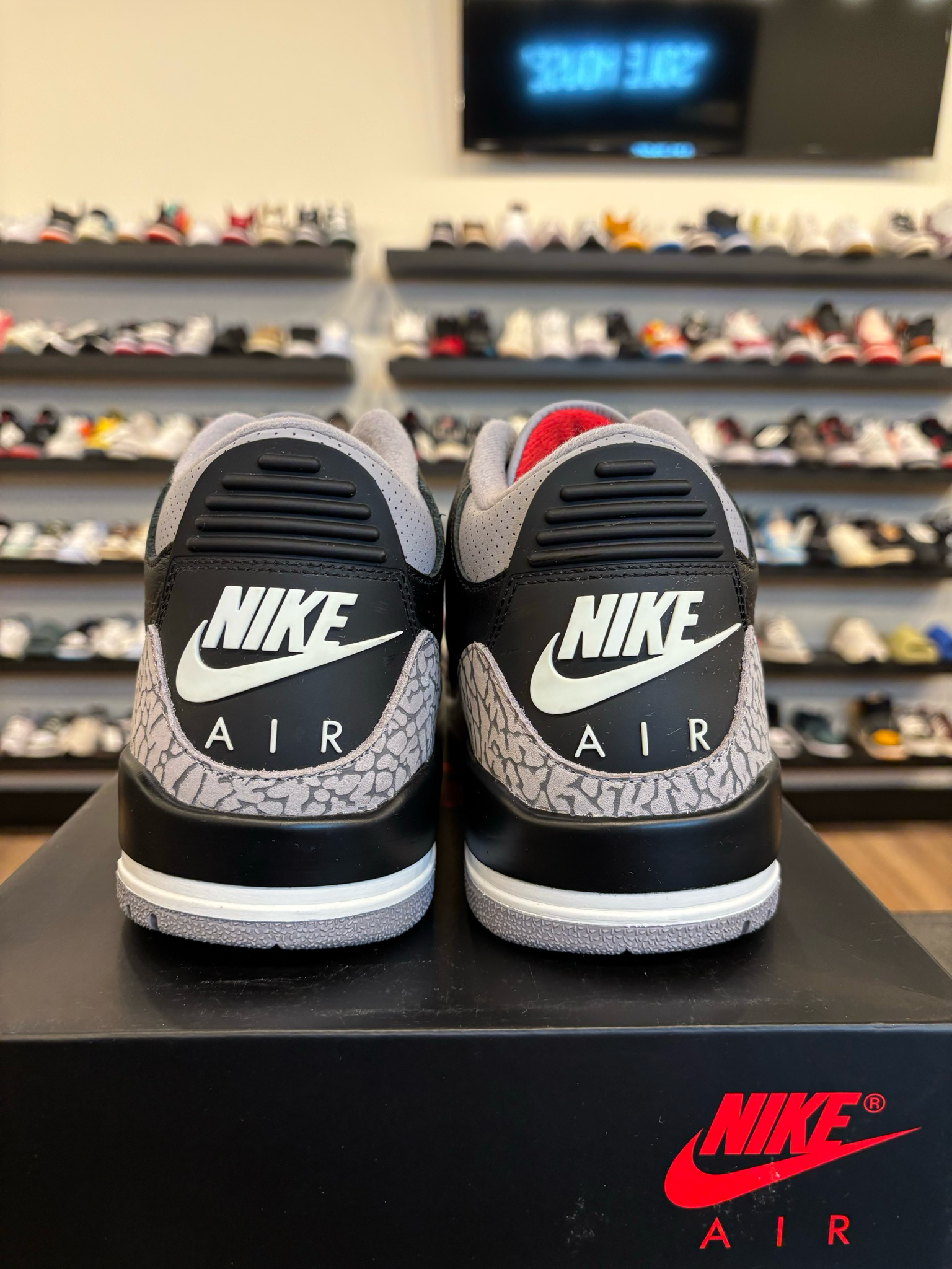 Jordan 3 Black Cement 2024 Size 10 Pre-Owned (A)