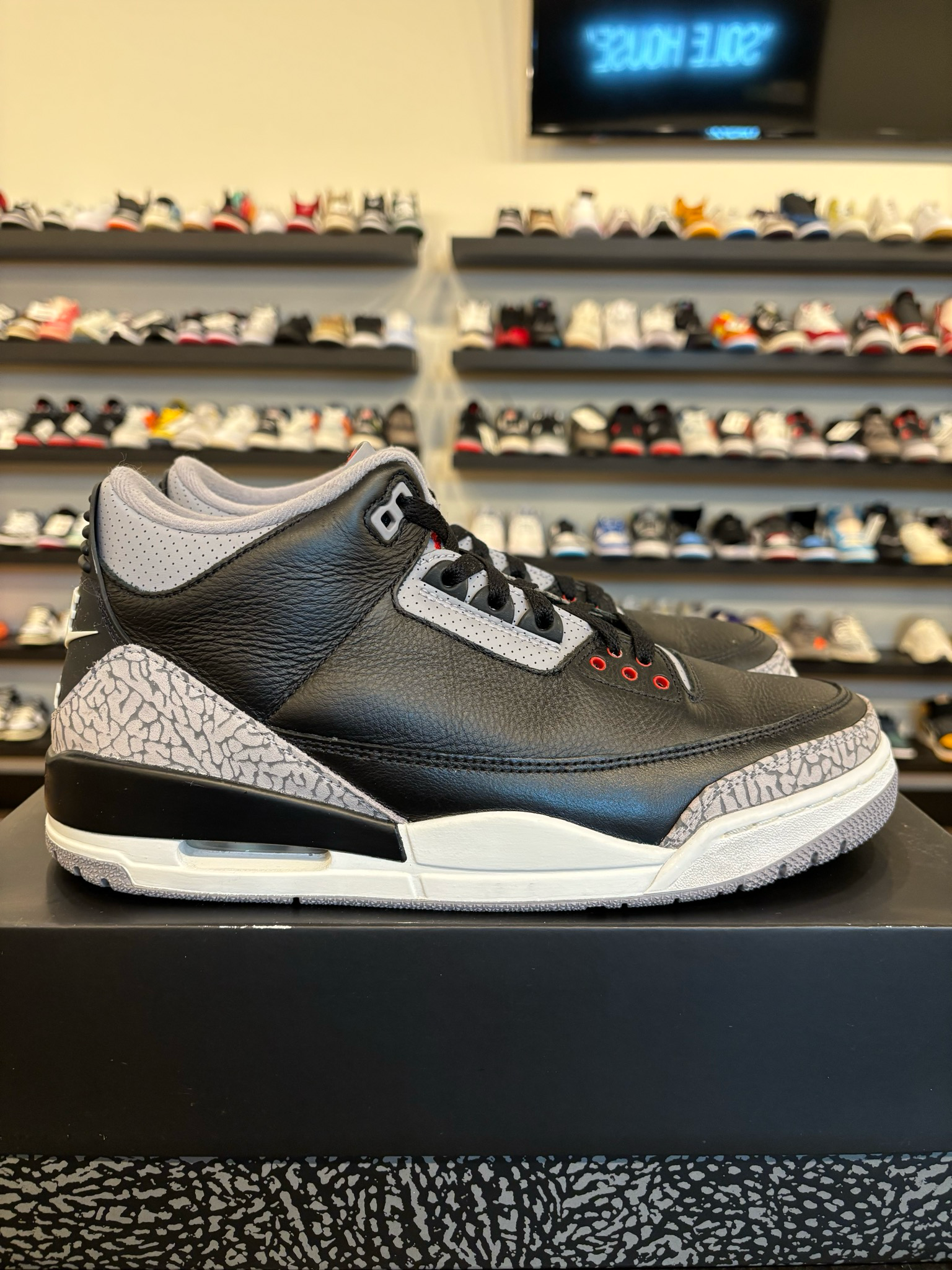 Jordan 3 Black Cement 2024 Size 10 Pre-Owned (A)