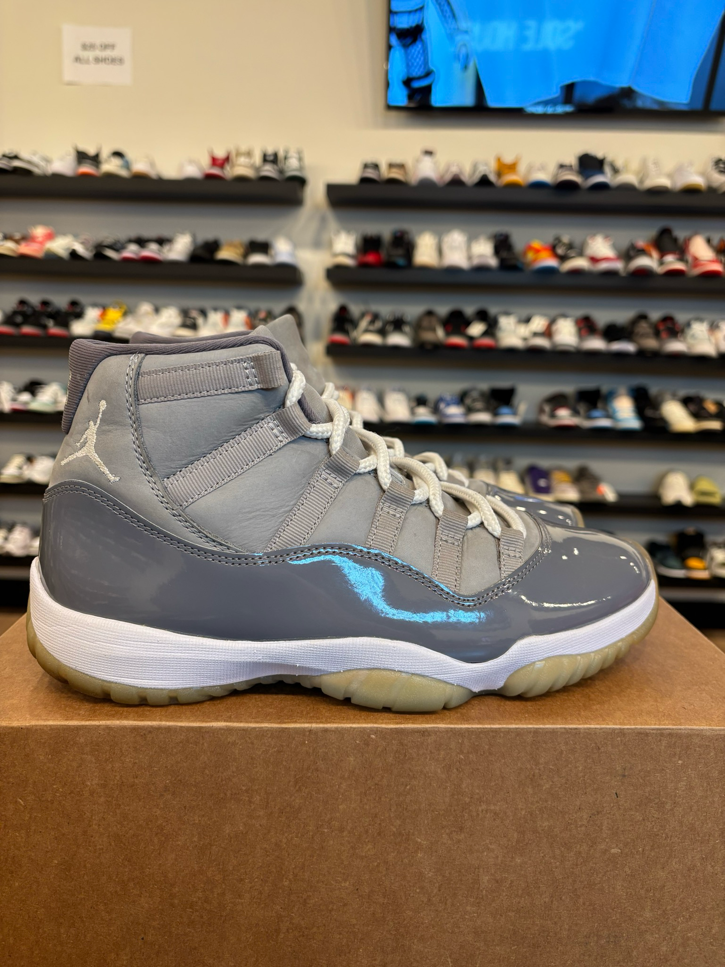 Jordan 11 Cool Grey Size 8 Pre-Owned (No Box)
