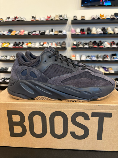 Yeezy 700 Utility Black Size 13 Pre-Owned