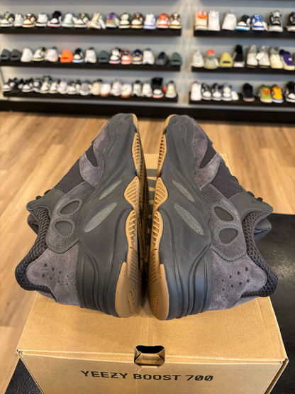 Yeezy 700 Utility Black Size 13 Pre-Owned