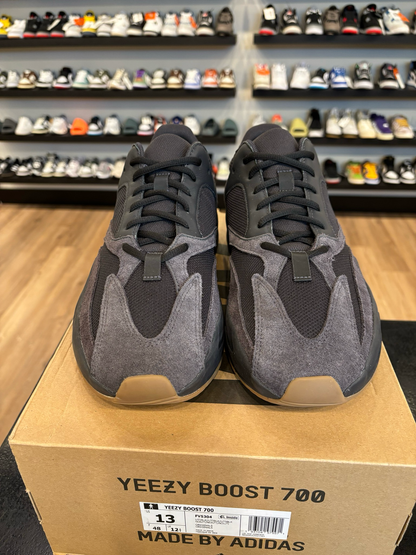 Yeezy 700 Utility Black Size 13 Pre-Owned