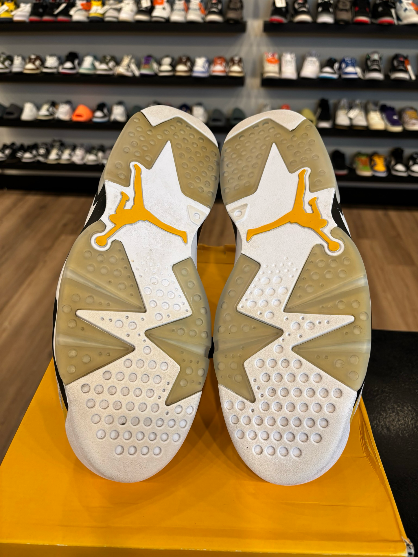 Jordan 6 Yellow Ochre Size 12 Pre-Owned