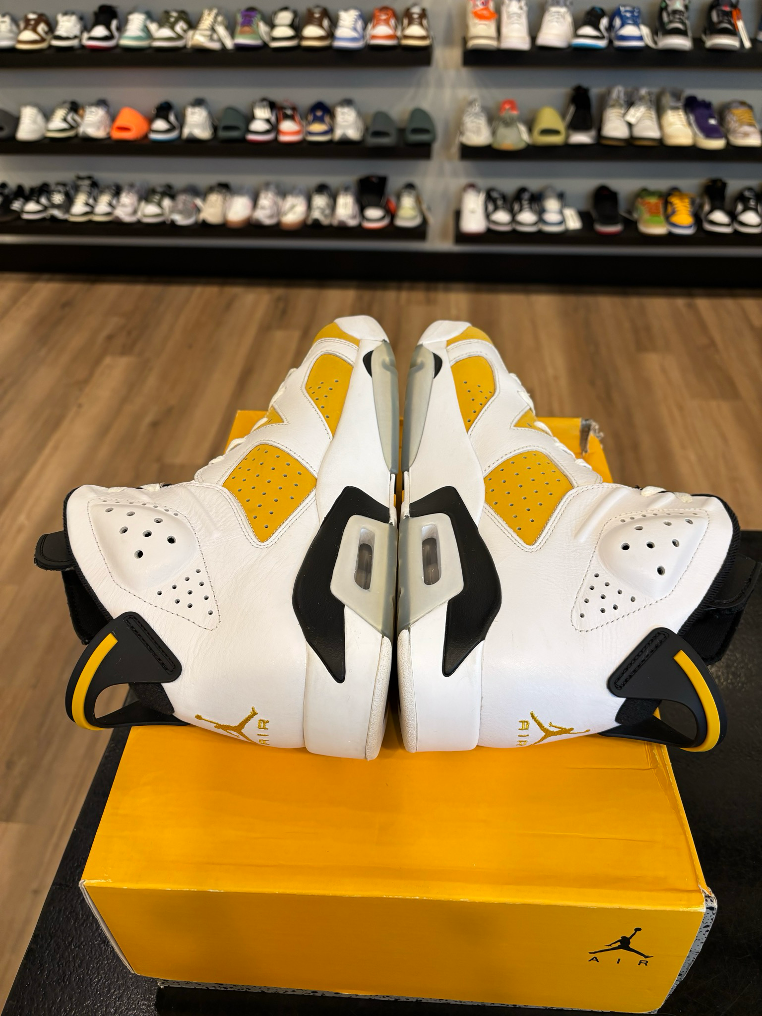 Jordan 6 Yellow Ochre Size 12 Pre-Owned