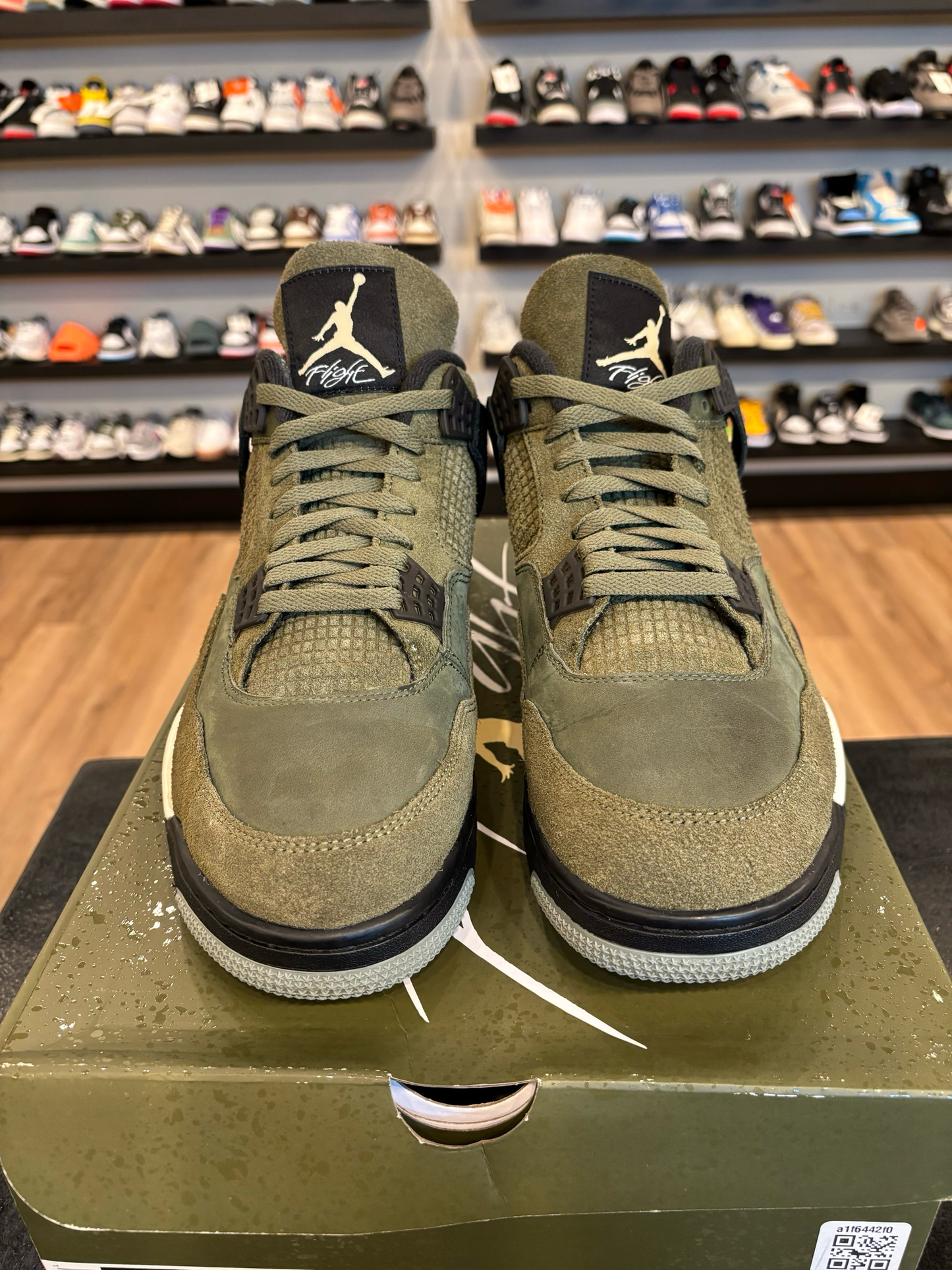 Jordan 4 Craft Olive Size 12 Pre-Owned