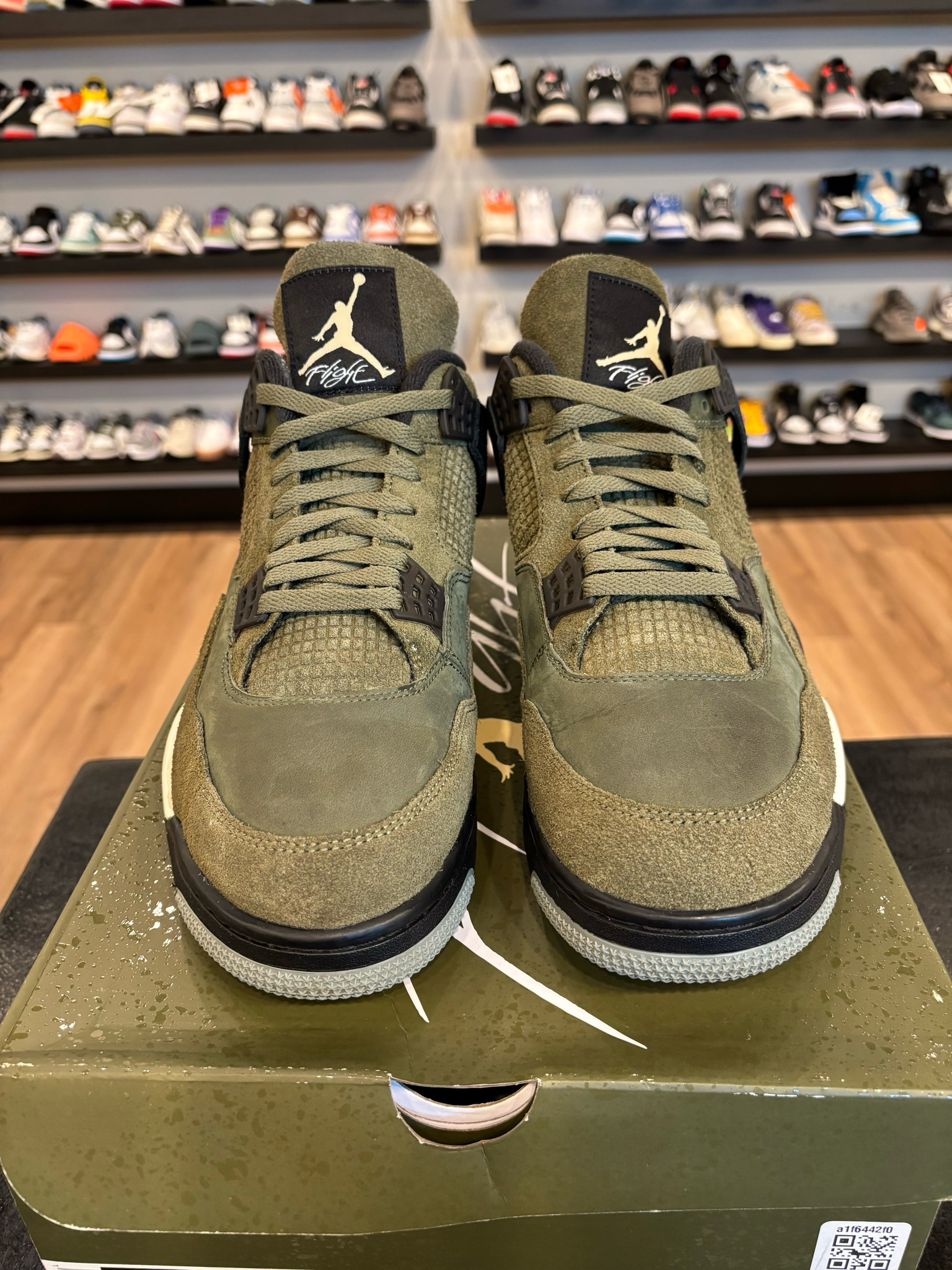 Jordan 4 Craft Olive Size 12 Pre-Owned