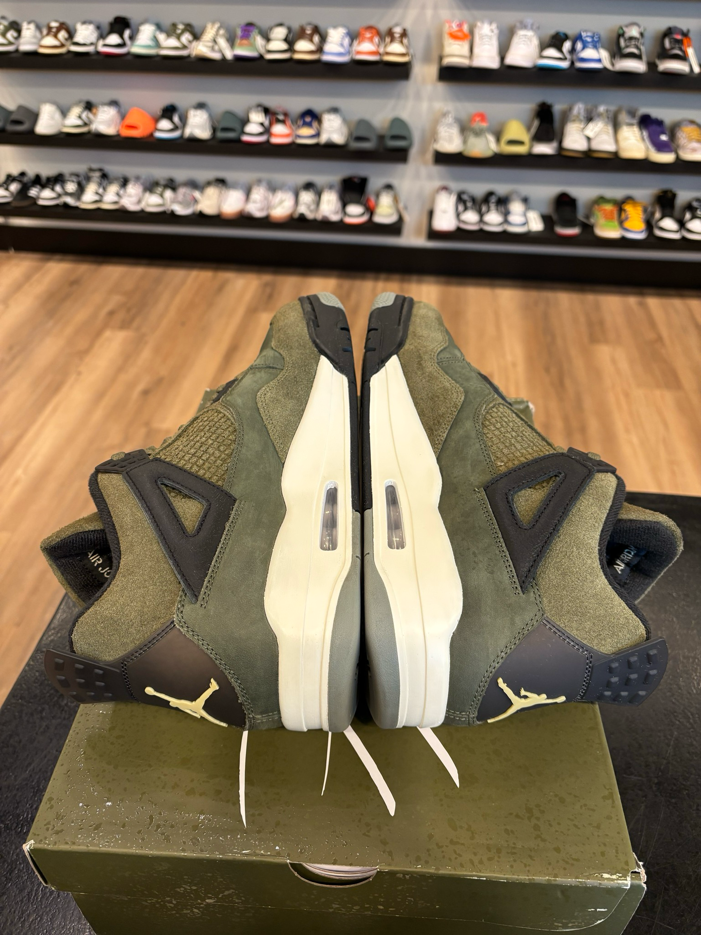 Jordan 4 Craft Olive Size 12 Pre-Owned
