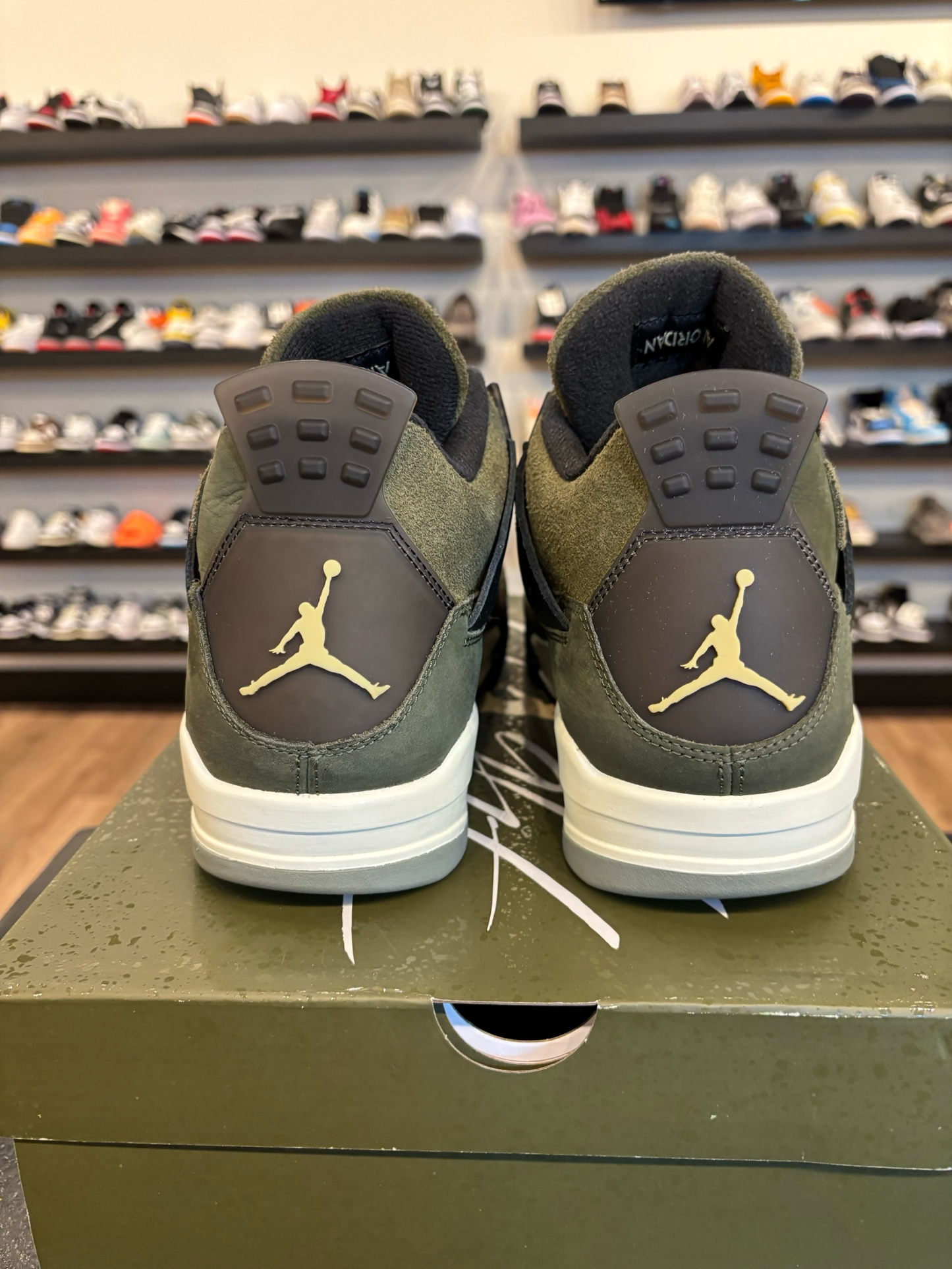 Jordan 4 Craft Olive Size 12 Pre-Owned