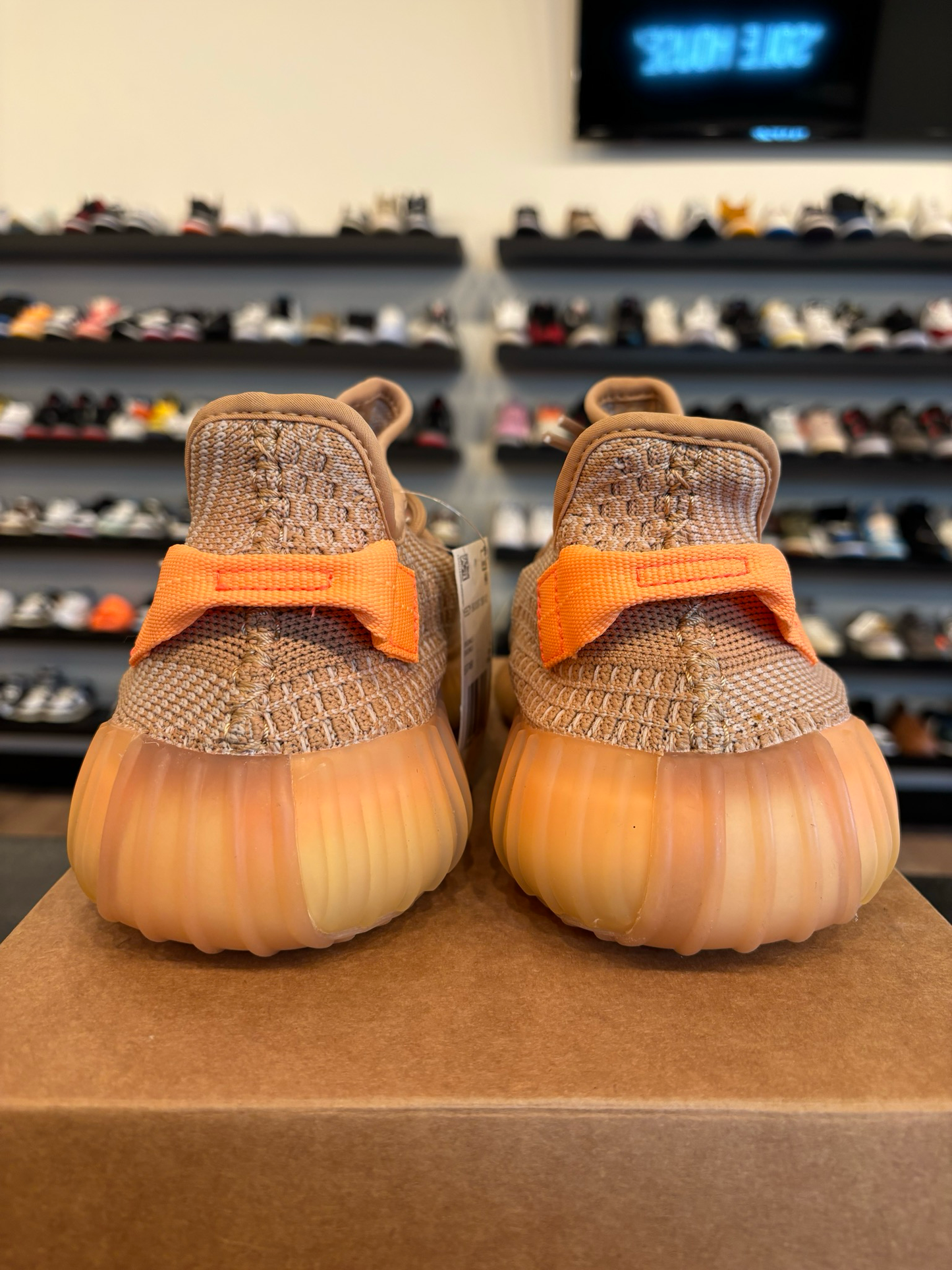 Yeezy 350 V2 Clay Size 8.5 Brand New (No Box)