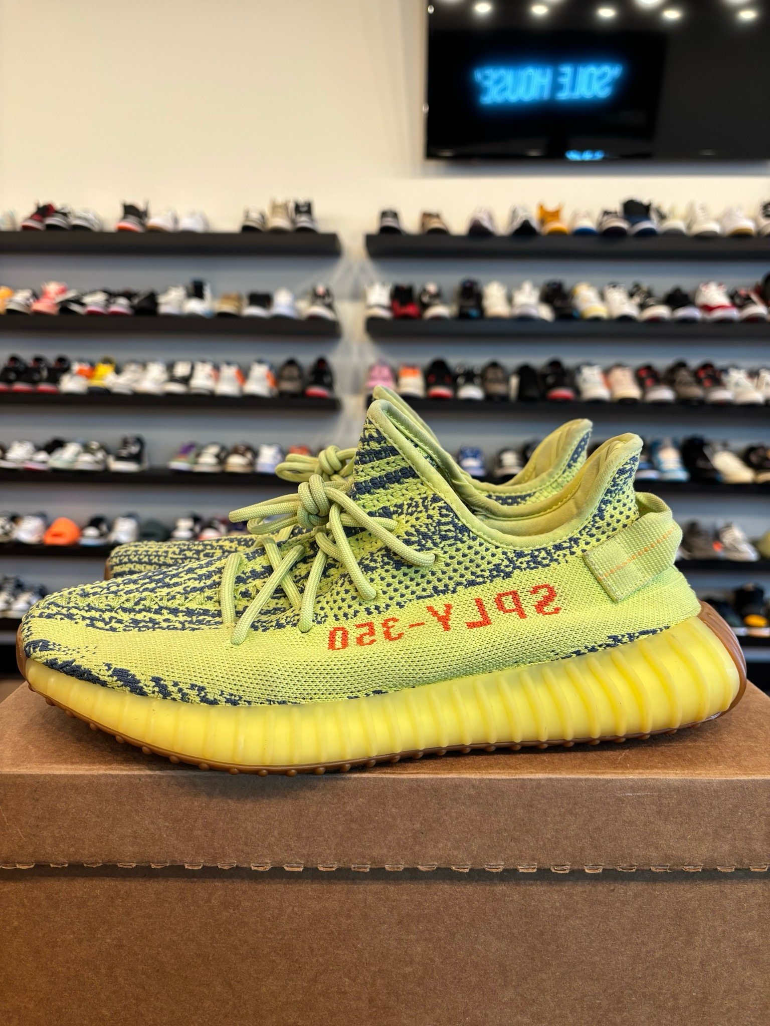 Yeezy 350 V2 Semi Frozen Size 10 Pre-Owned (No Box)