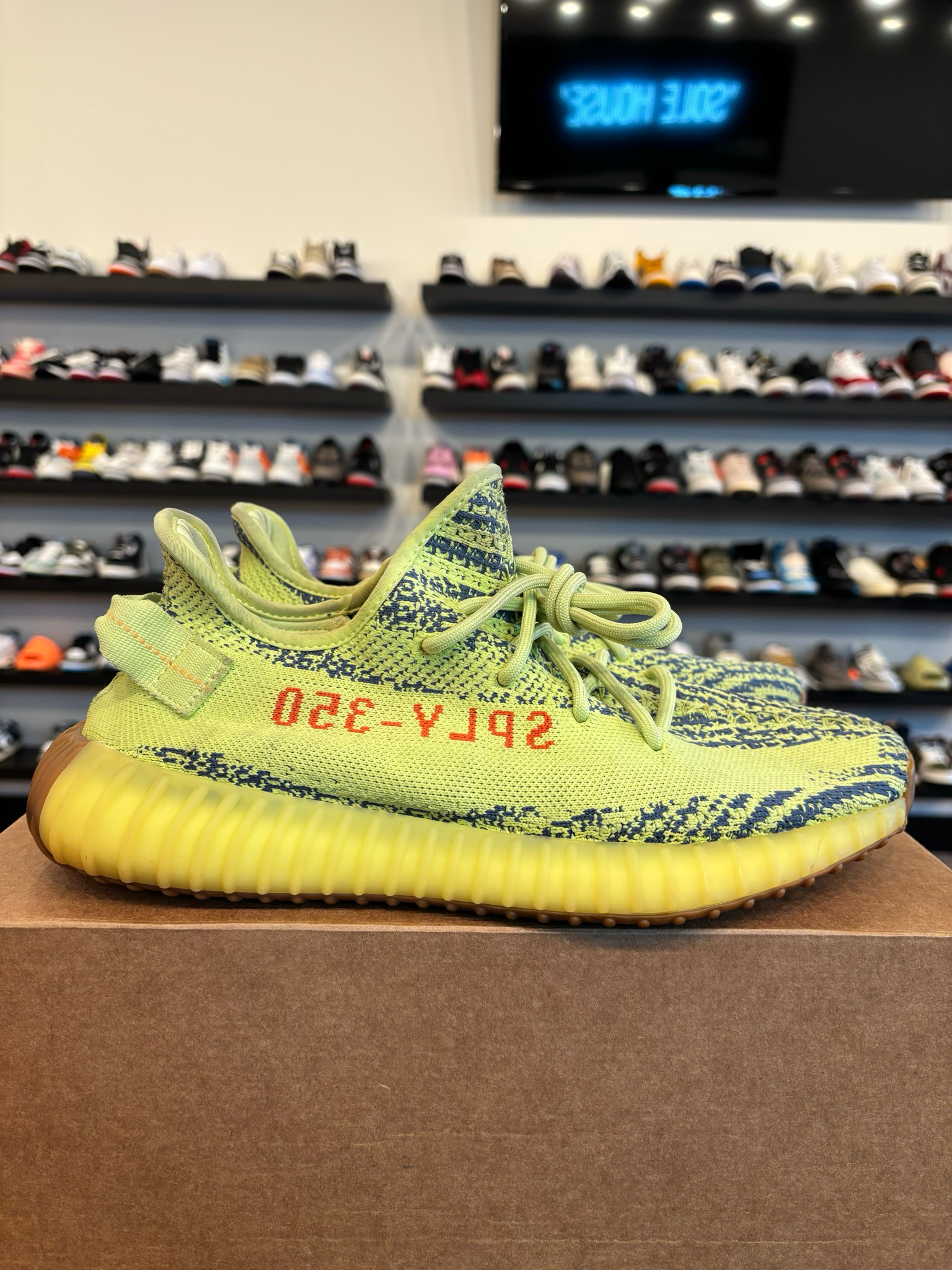 Yeezy 350 V2 Semi Frozen Size 10 Pre-Owned (No Box)