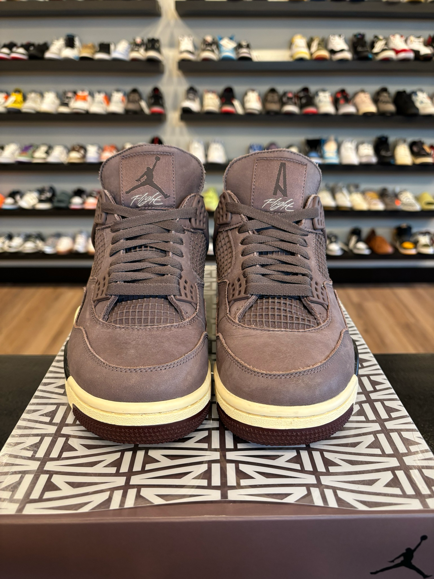 Jordan 4 A Ma Maniere Violet Ore Size 7 (8.5W) Pre-Owned