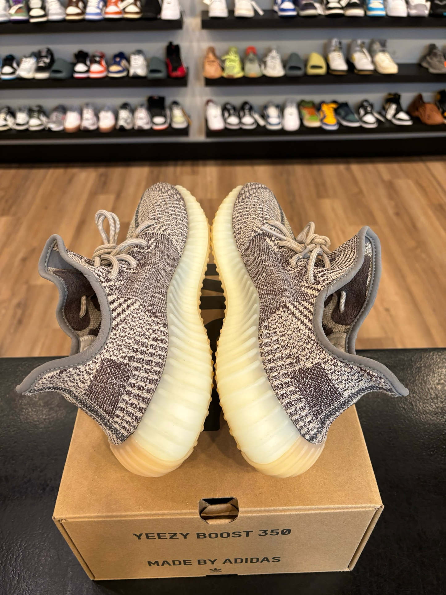 Yeezy 350 V2 Zyon Size 10 Pre-Owned