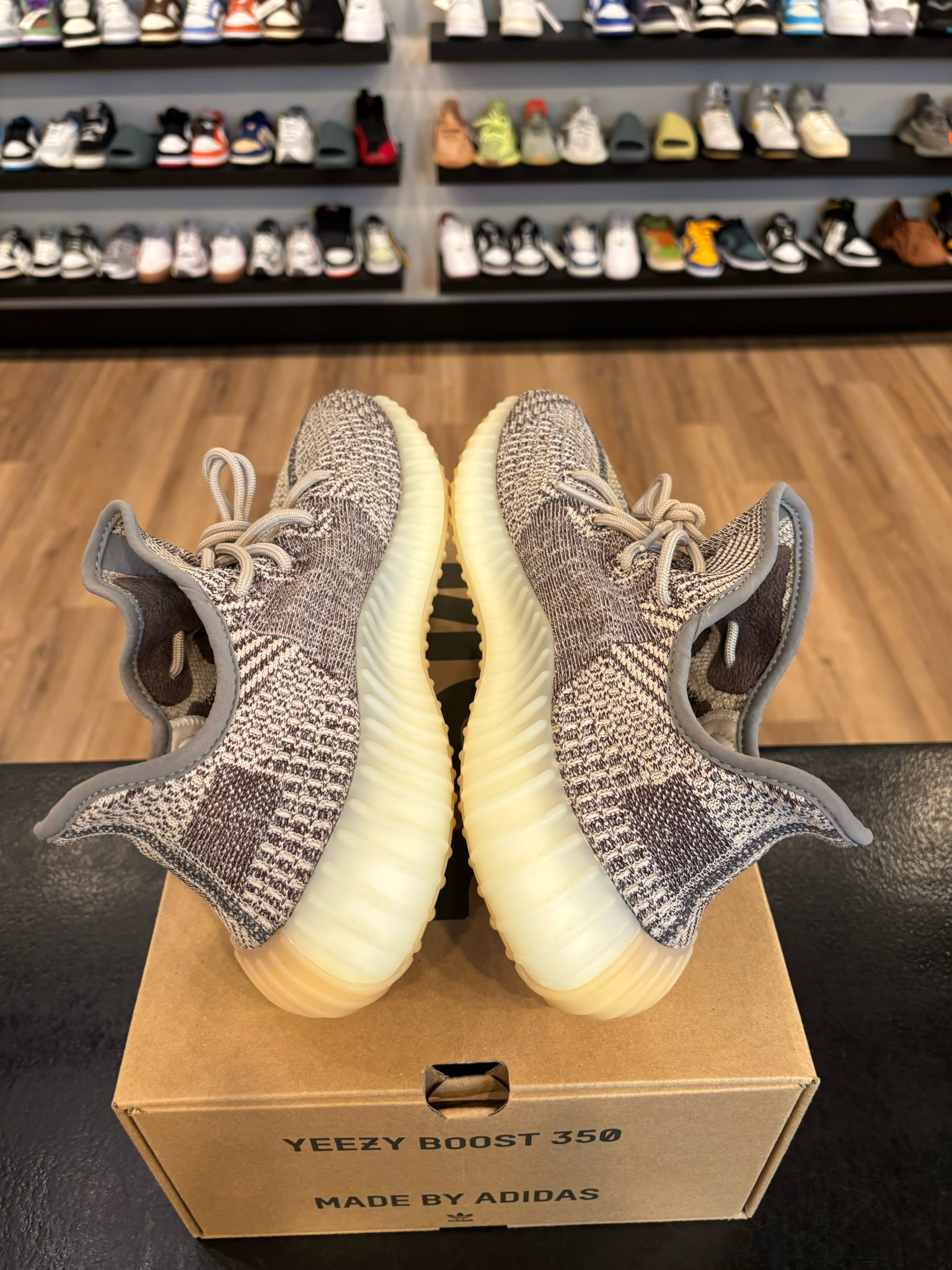 Yeezy 350 V2 Zyon Size 10 Pre-Owned