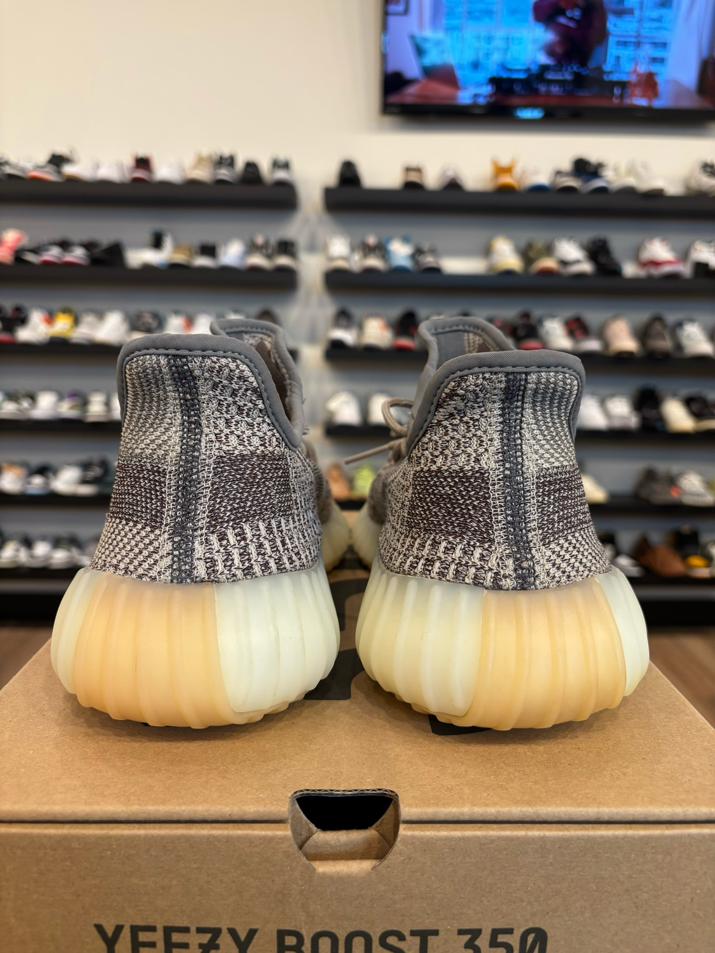 Yeezy 350 V2 Zyon Size 10 Pre-Owned