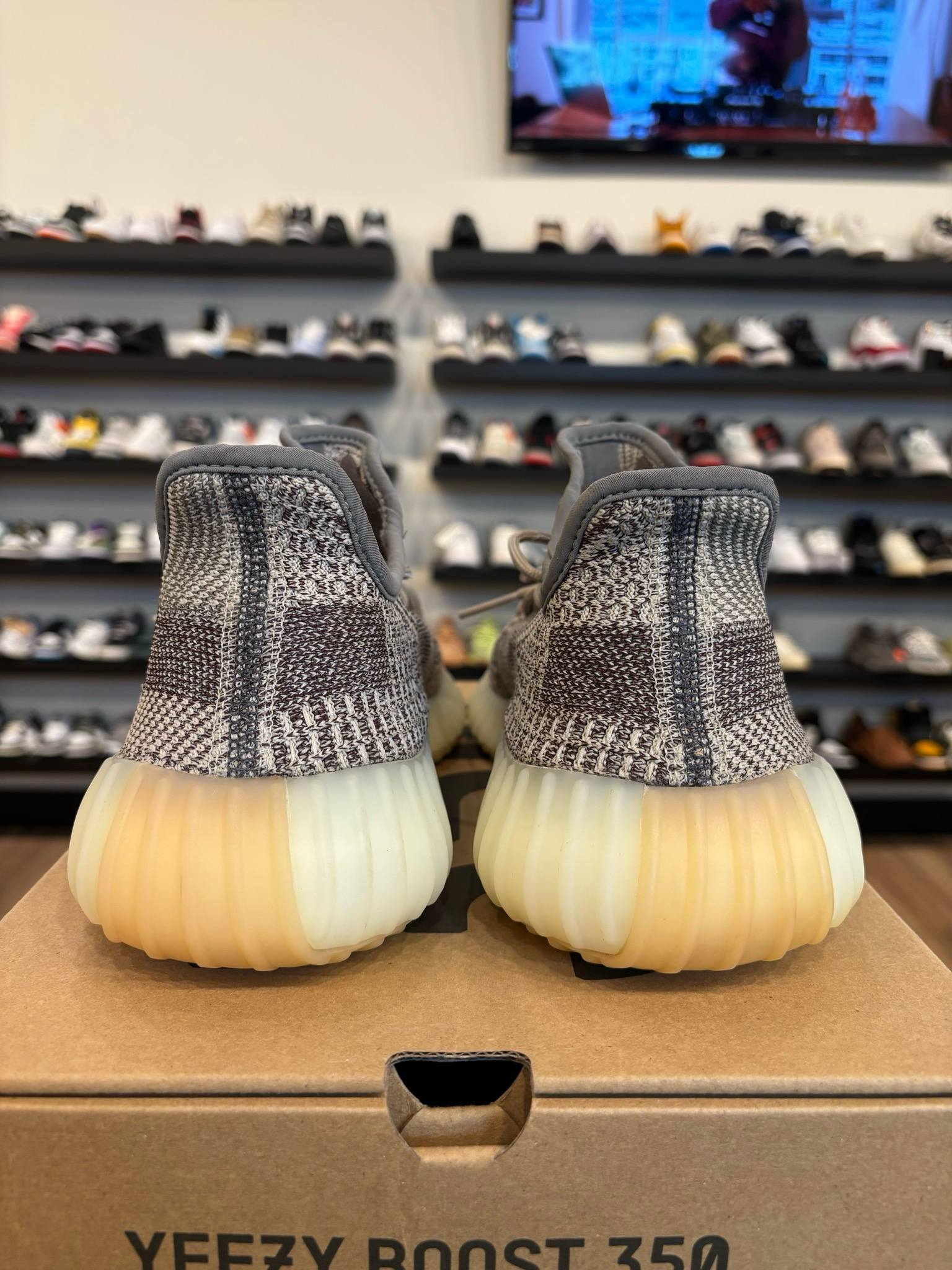 Yeezy 350 V2 Zyon Size 10 Pre-Owned