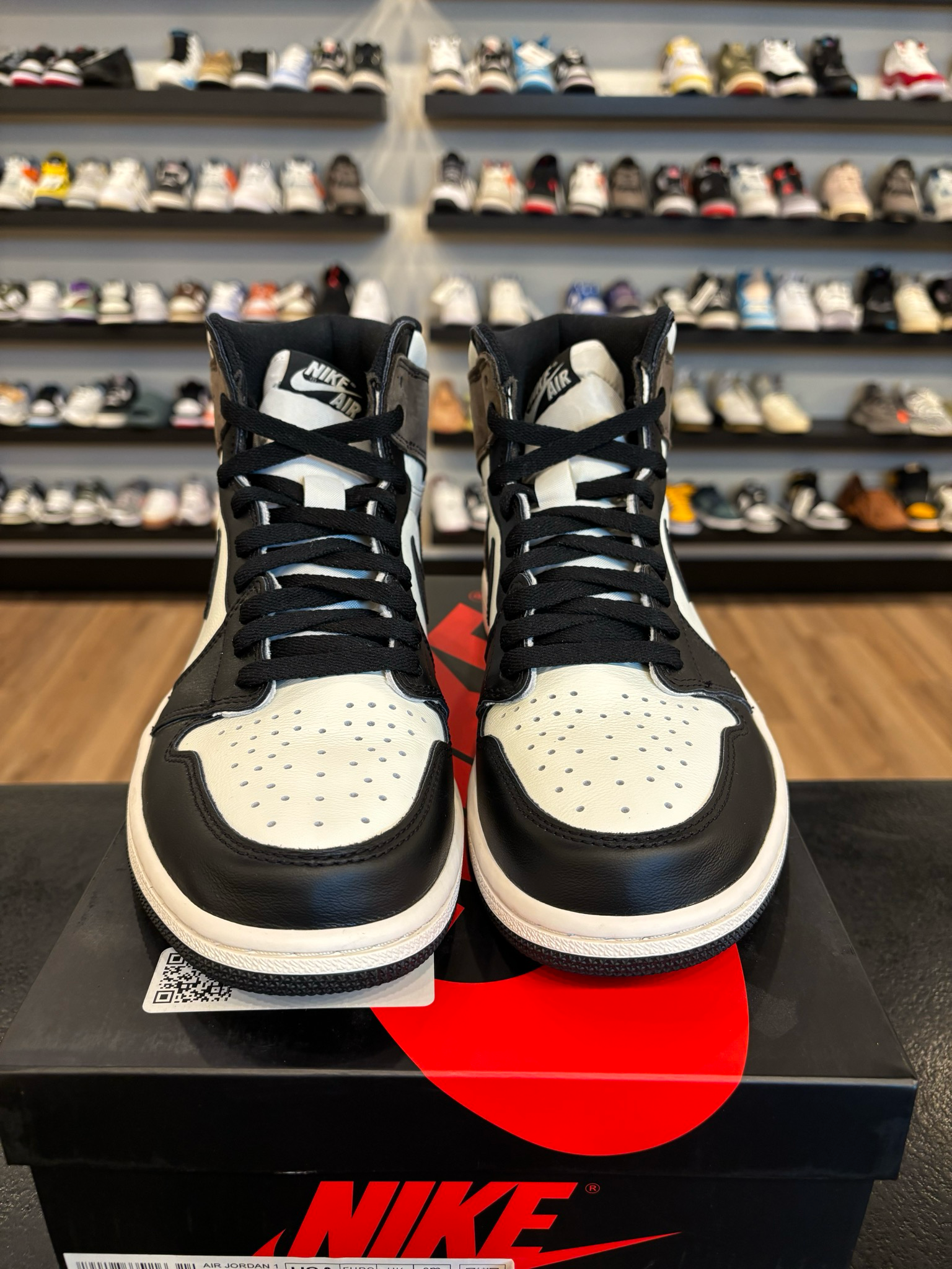 Jordan 1 Mocha Size 9 Pre-Owned
