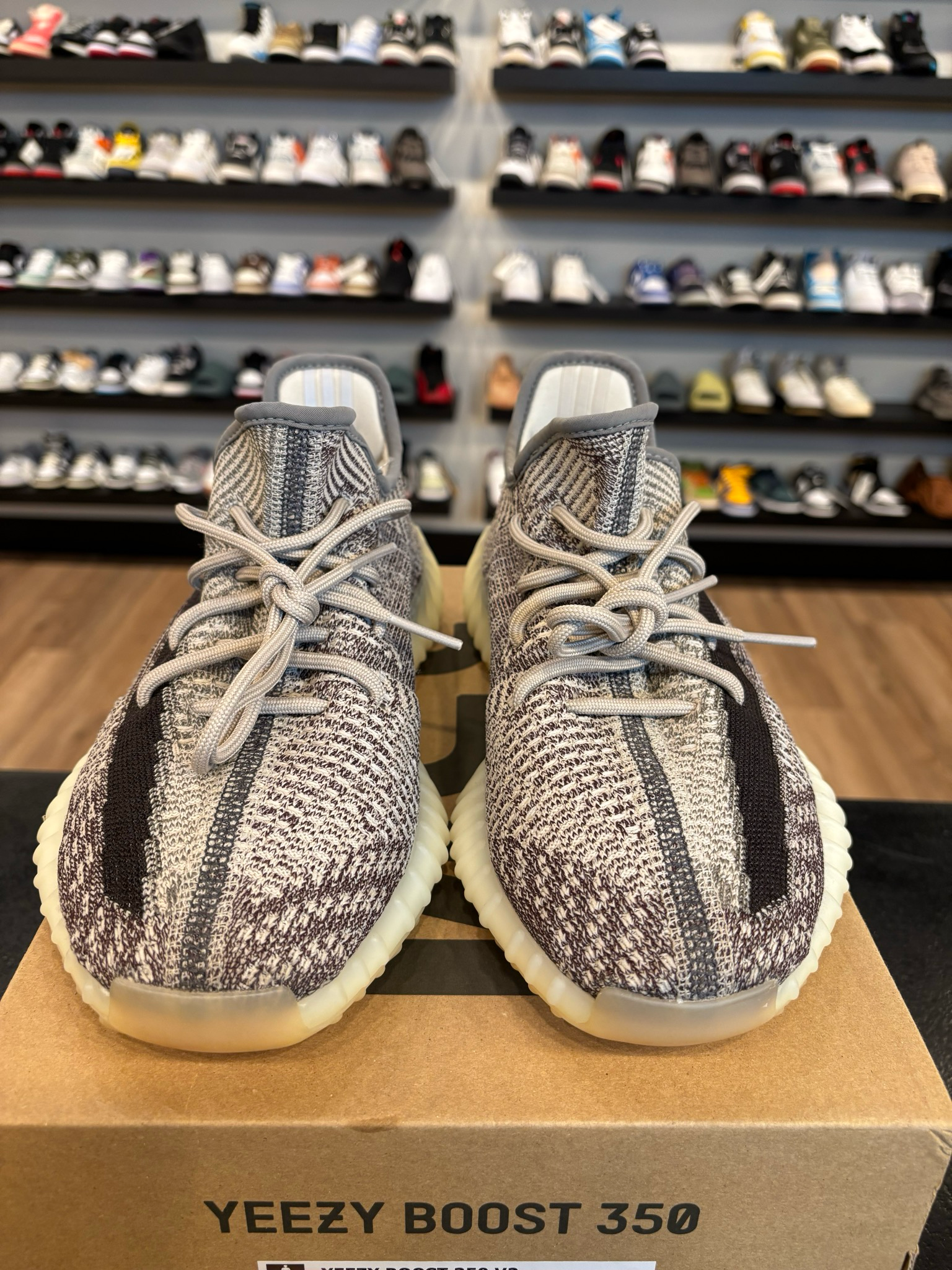 Yeezy 350 V2 Zyon Size 10 Pre-Owned