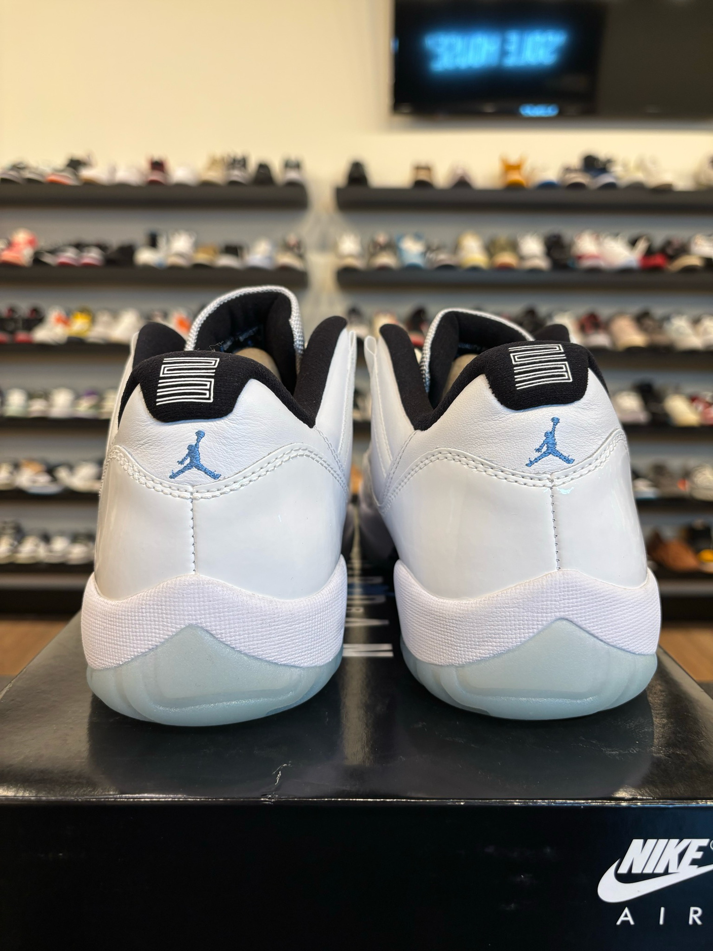 Jordan 11 Low Legend Blue 2021 Size 11 Brand New