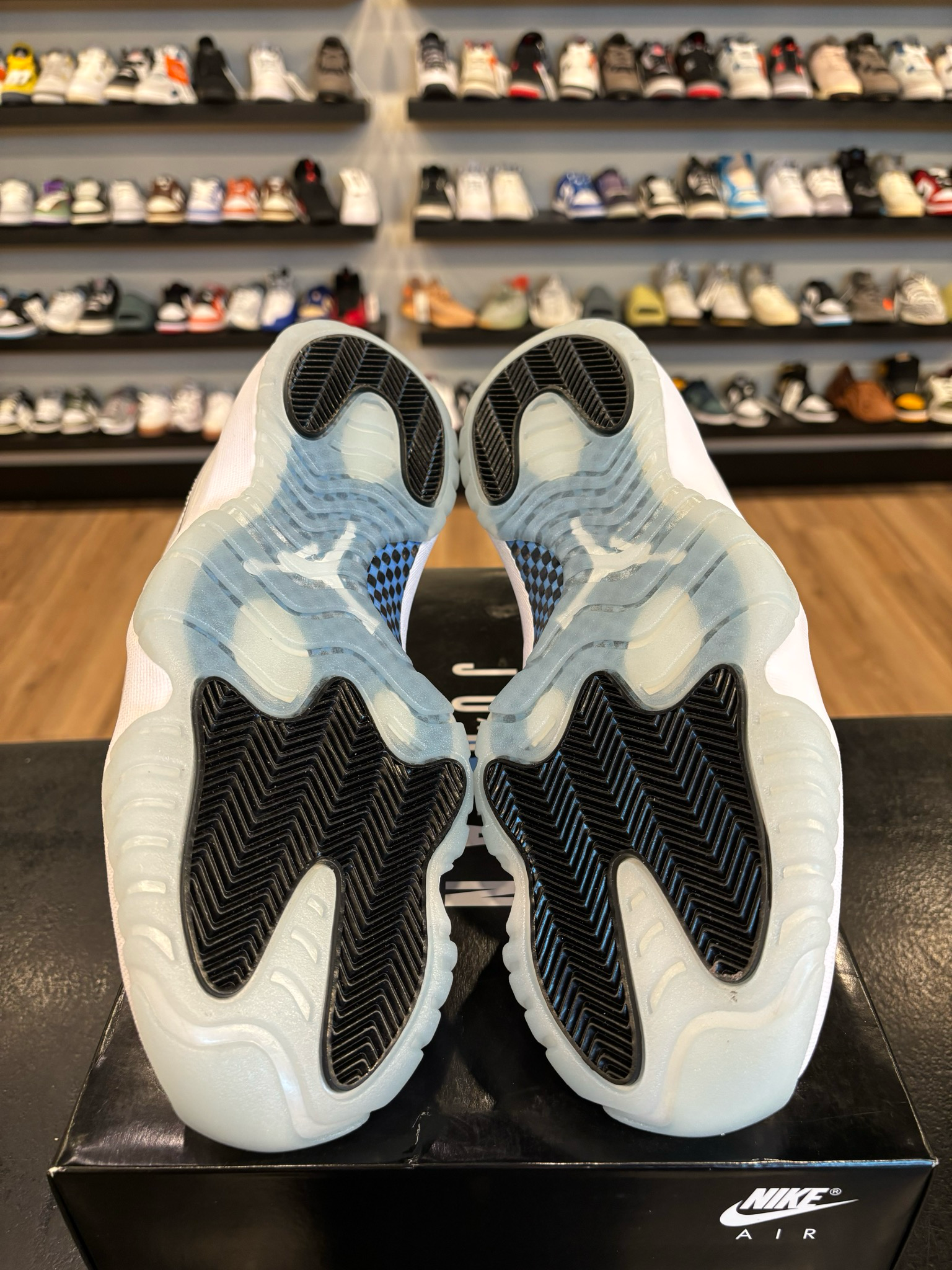 Jordan 11 Low Legend Blue 2021 Size 11 Brand New