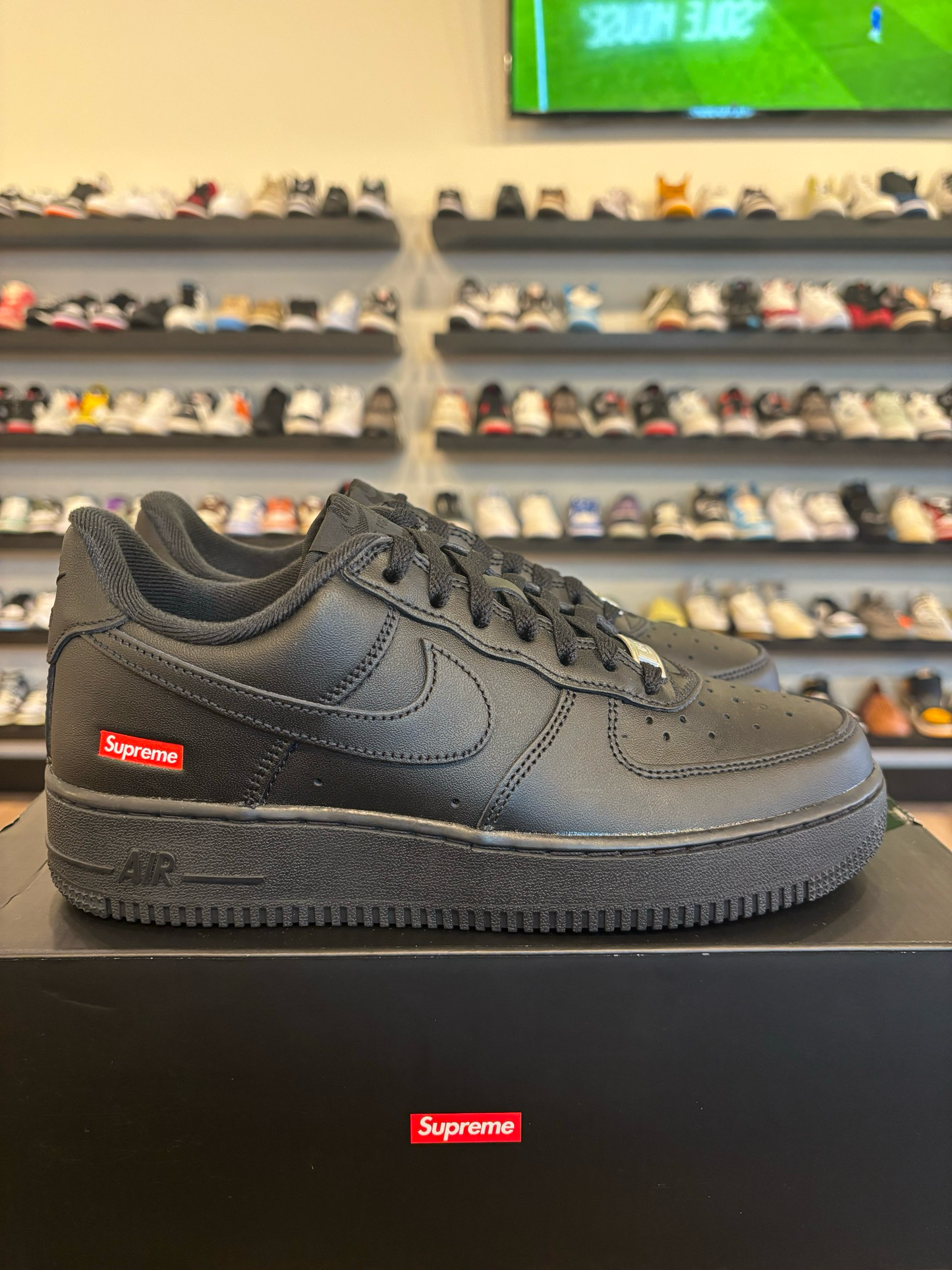 Nike Air Force 1 Low Supreme Black Size 6.5 (8W) Brand New