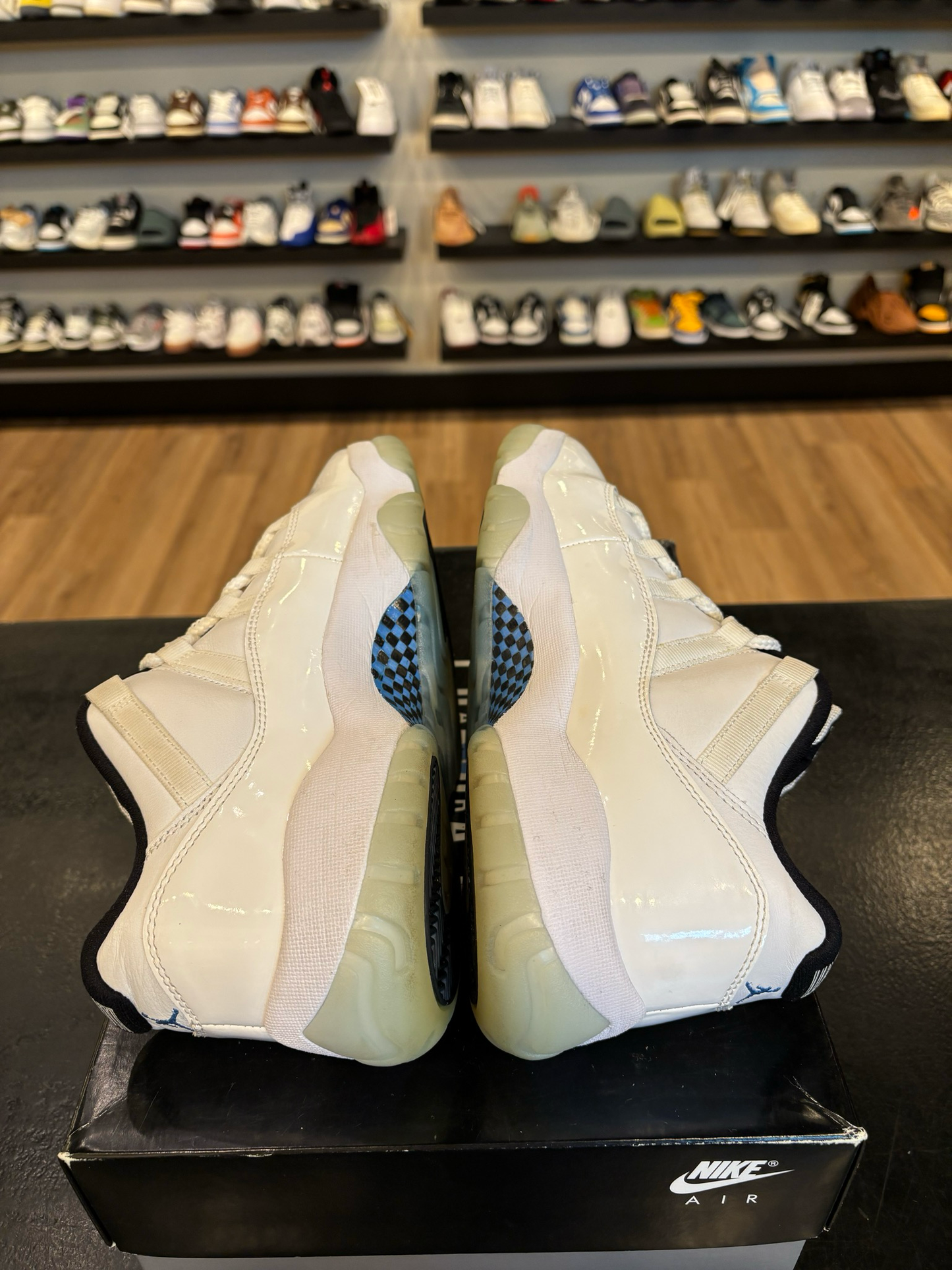 Jordan 11 Low Legend Blue Size 9.5 Pre-Owned