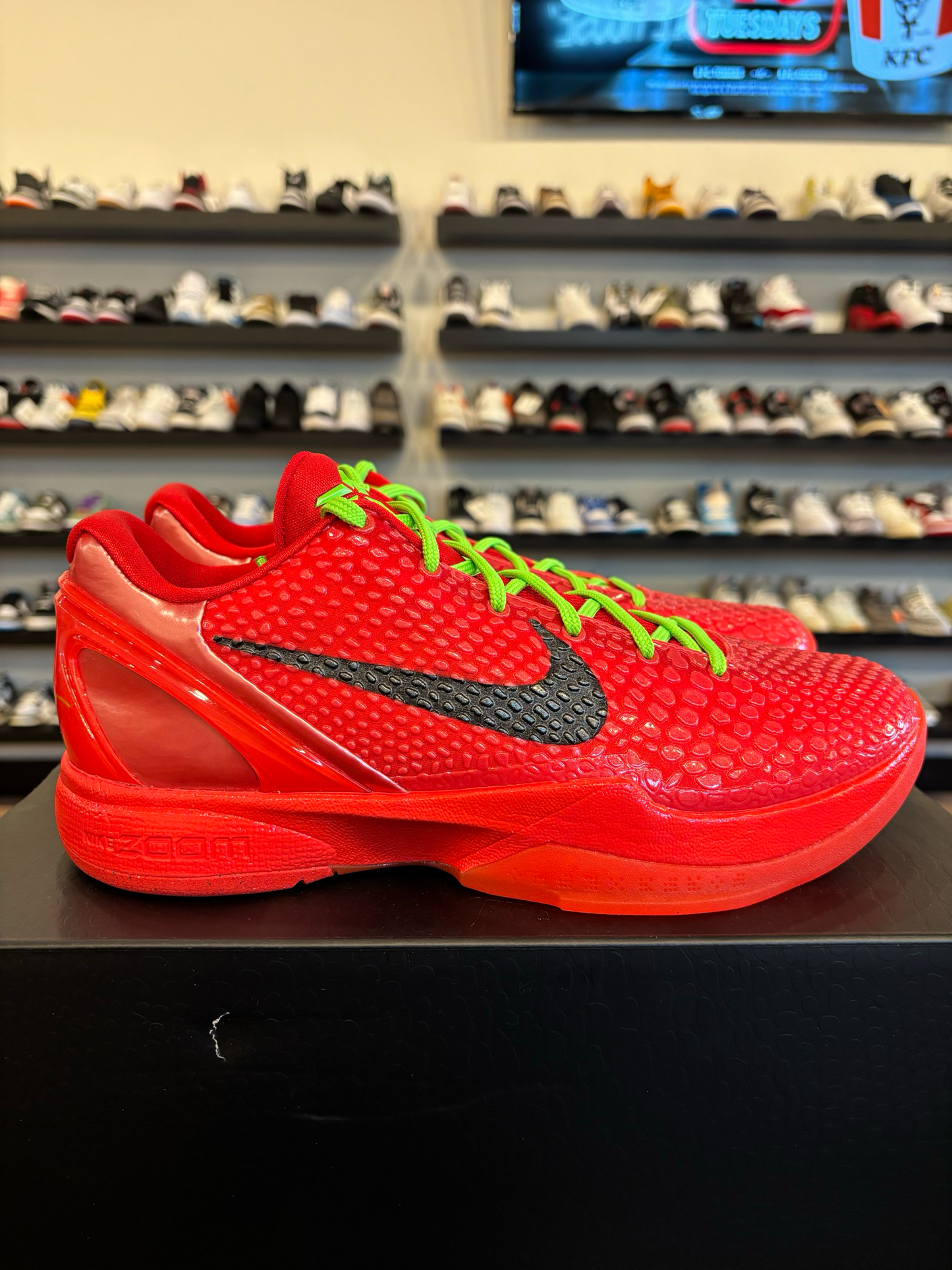 Nike Kobe 6 Protro Reverse Grinch Size 9 Brand New (A)