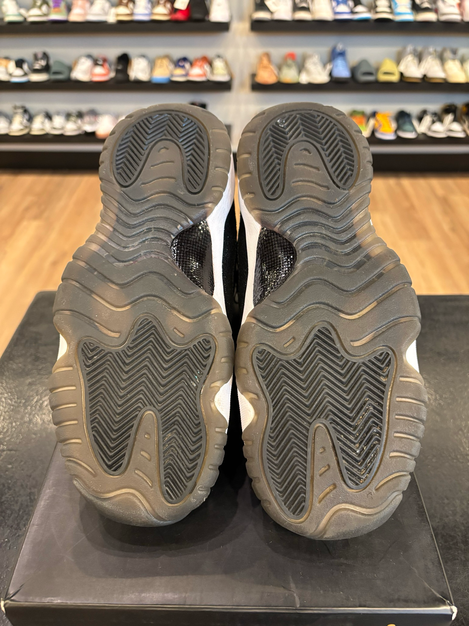 Jordan 11 Heiress Size 5.5Y (7W) Pre-Owned