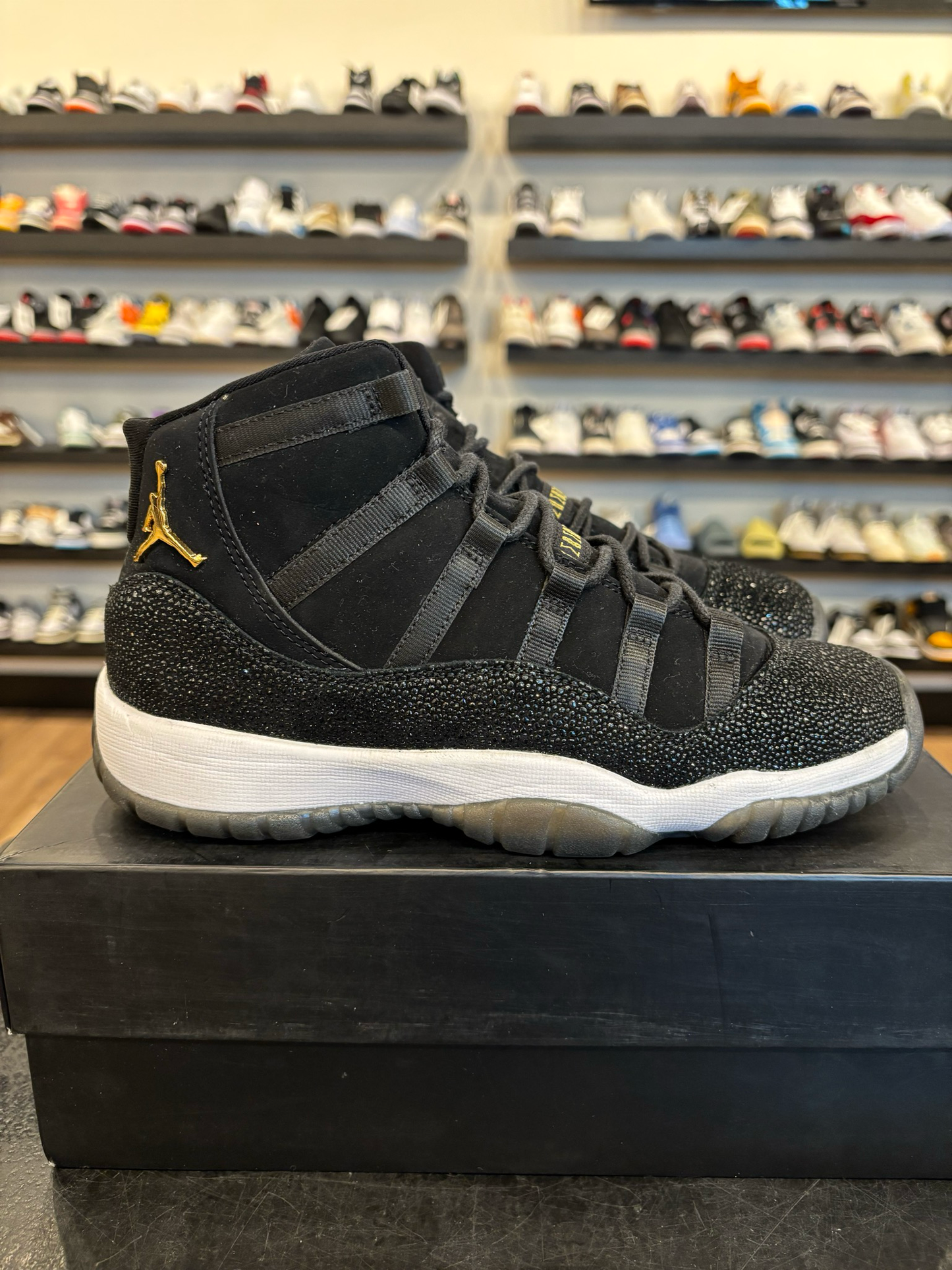 Jordan 11 Heiress Size 5.5Y (7W) Pre-Owned