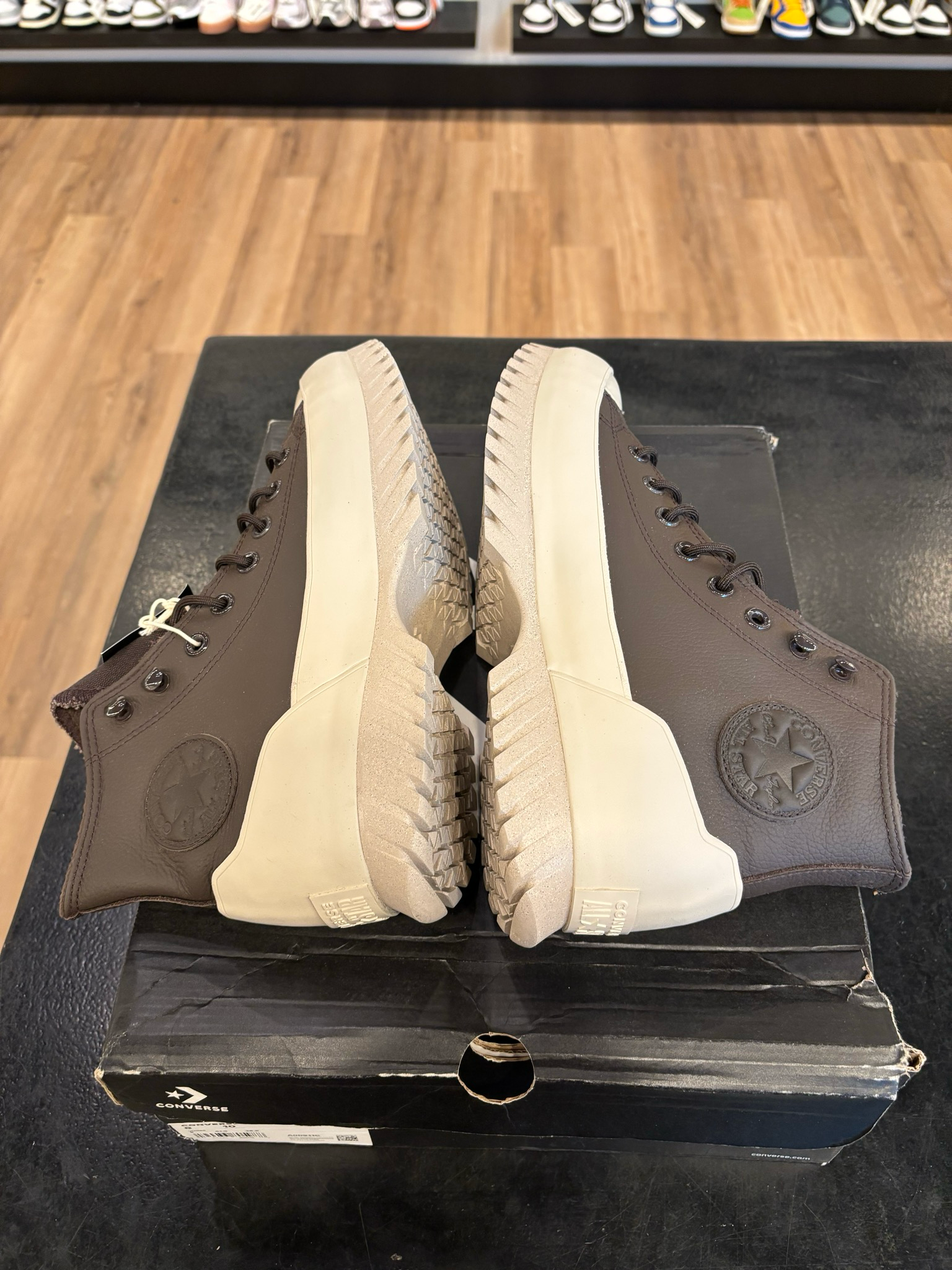 Converse Chuck Taylor Lugged Boot Size 8 Pre-Owned