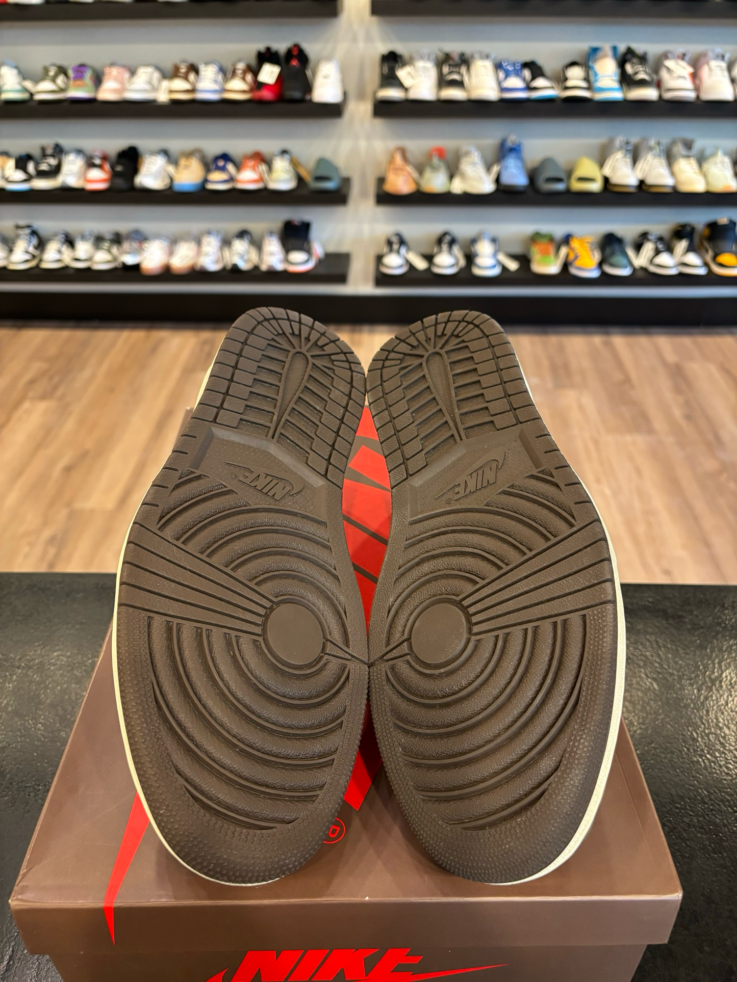 Jordan 1 Low Travis Scott Mocha Size 11 Pre-Owned