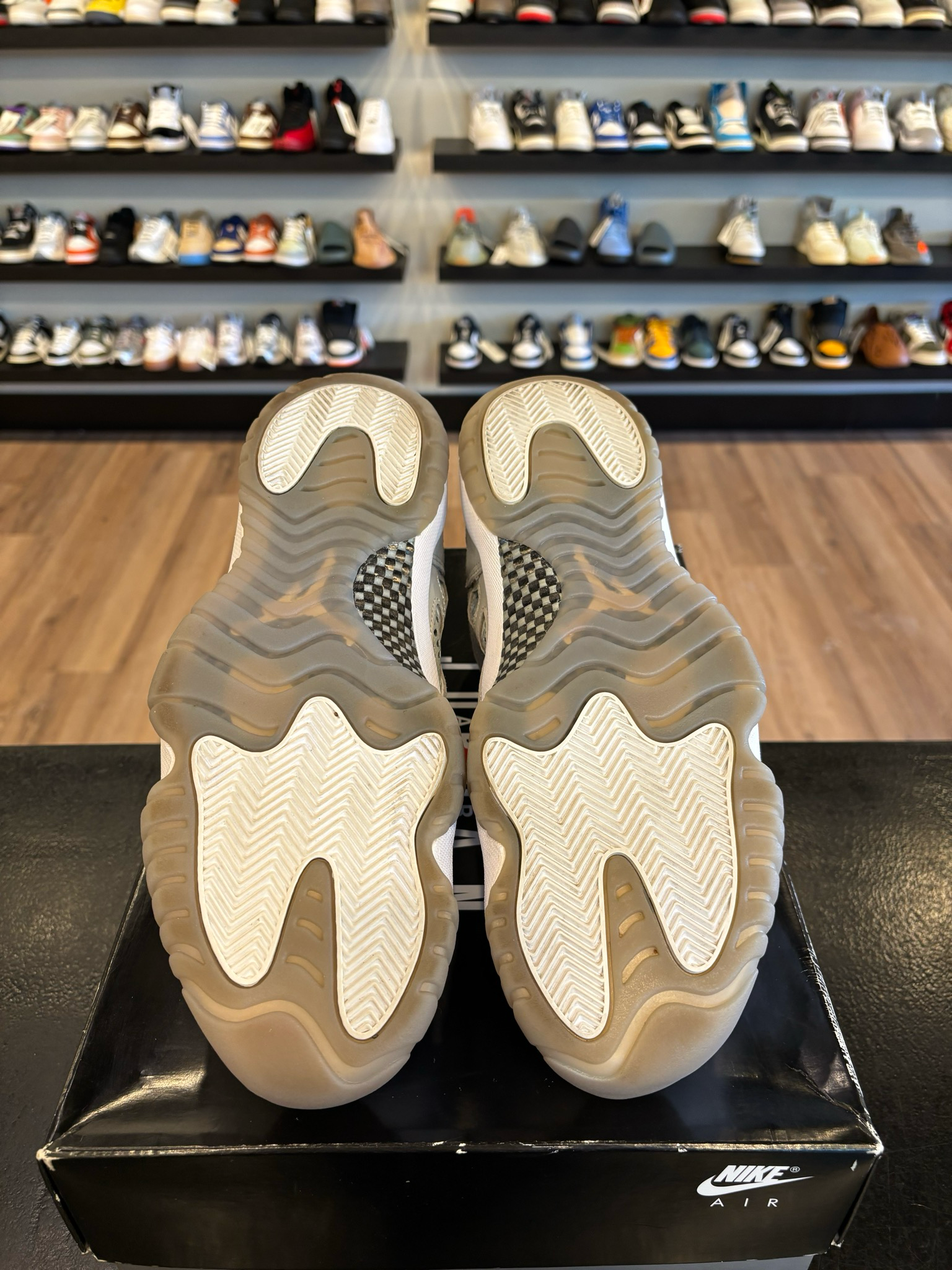 Jordan 11 Low IE Orewood Brown Size 12 Pre-Owned