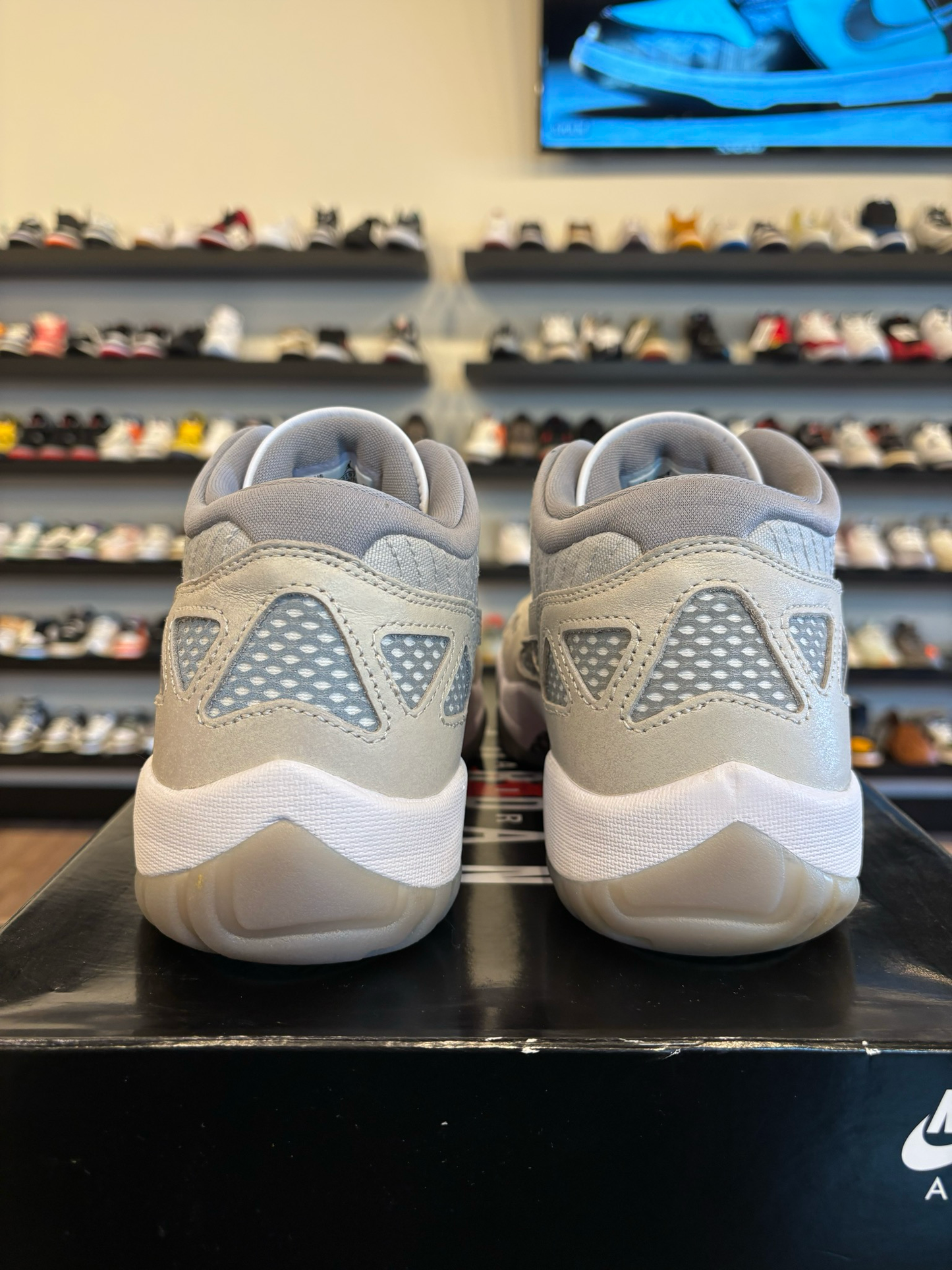 Jordan 11 Low IE Orewood Brown Size 12 Pre-Owned