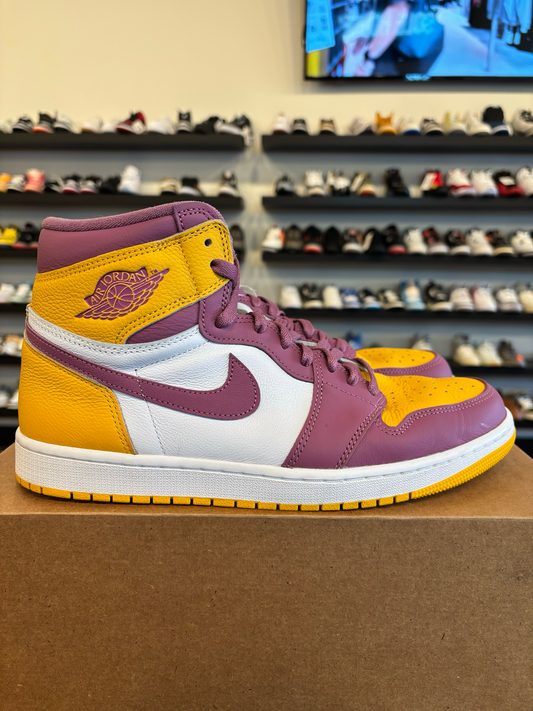 Jordan 1 Brotherhood Size 11 Pre-Owned (No Box)