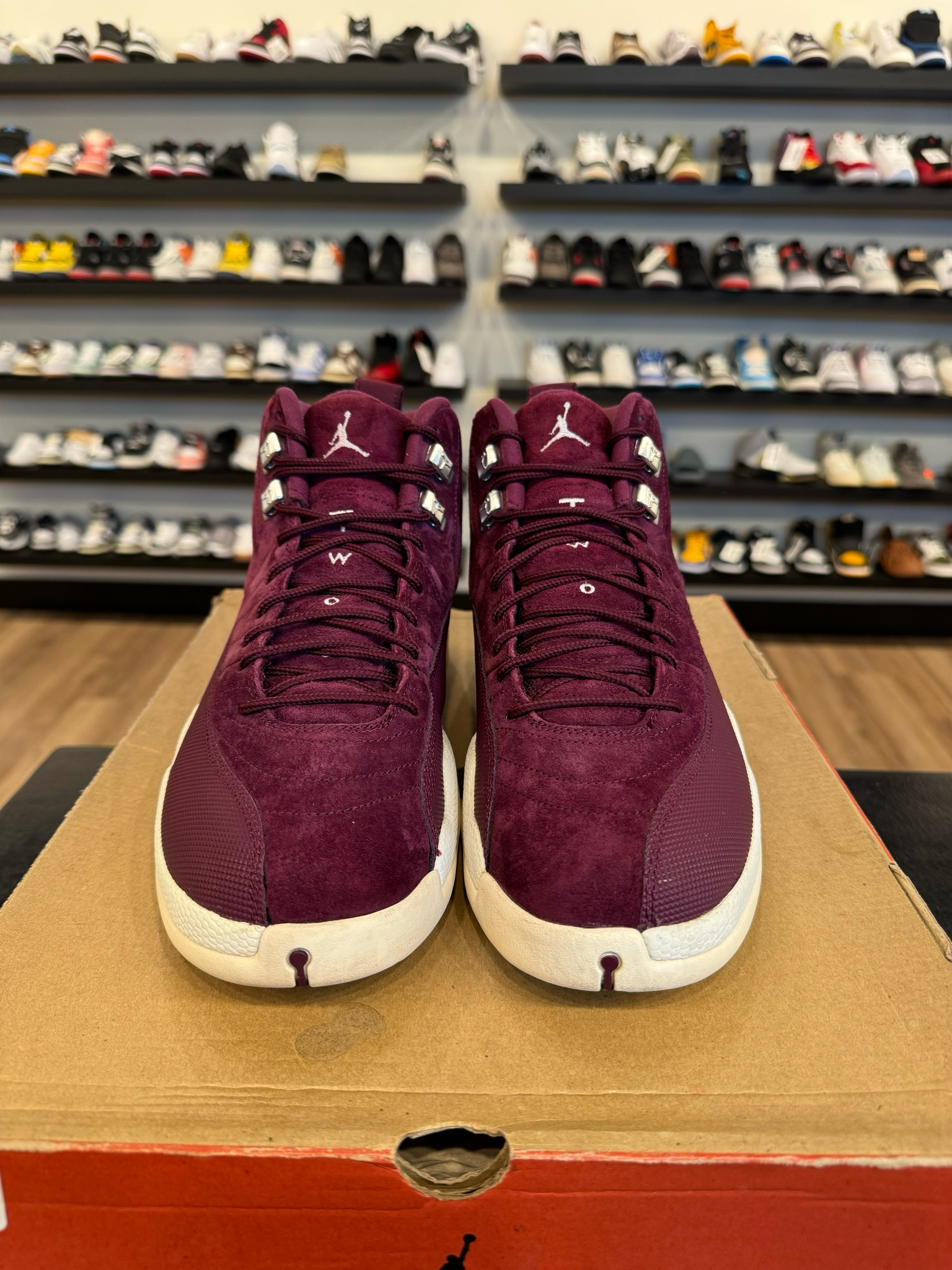 Jordan 12 Bordeaux Size 10.5 Pre-Owned