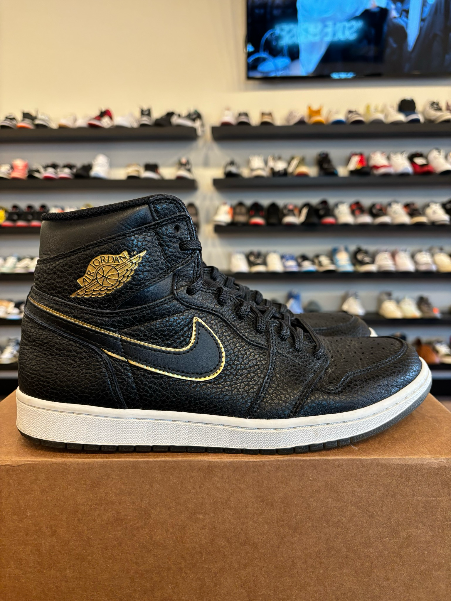 Jordan 1 City Of Flight Size 10.5 Pre-Owned (No Box)