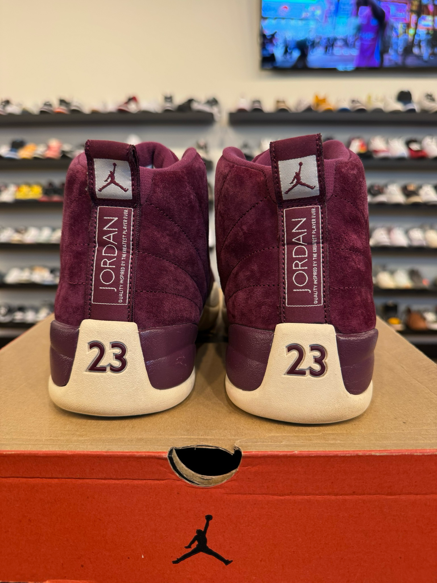 Jordan 12 Bordeaux Size 10.5 Pre-Owned