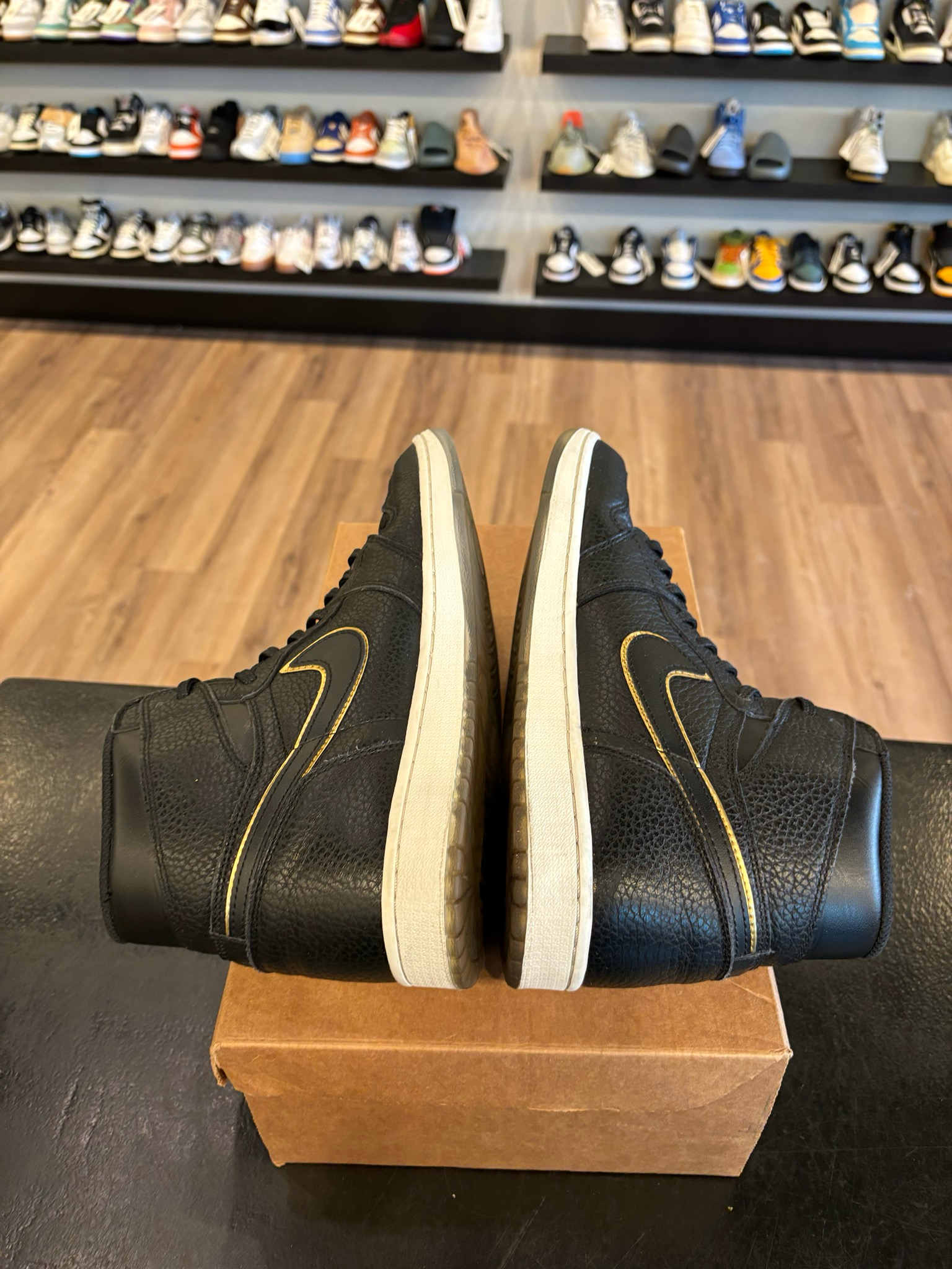 Jordan 1 City Of Flight Size 10.5 Pre-Owned (No Box)